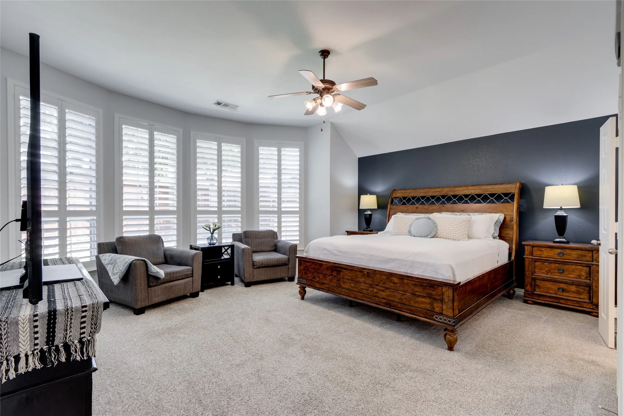 Single Family Residence For Sale in Denton County , 1237 Burnett Drive, Lantana, Texas 76226, 4 Bedroom, 3 Bathroom, 2 Garage spaces, 2,823 Sqft, built in 2007, mls#21341381, Real Estate Agent in Lantana, Homes For Sale in Denton county, Homes For Sale in Lantana, Realtor in Lantana Texas, Real Estate Brokerage Independent Realty Texas, Luminita Cordes Realtor