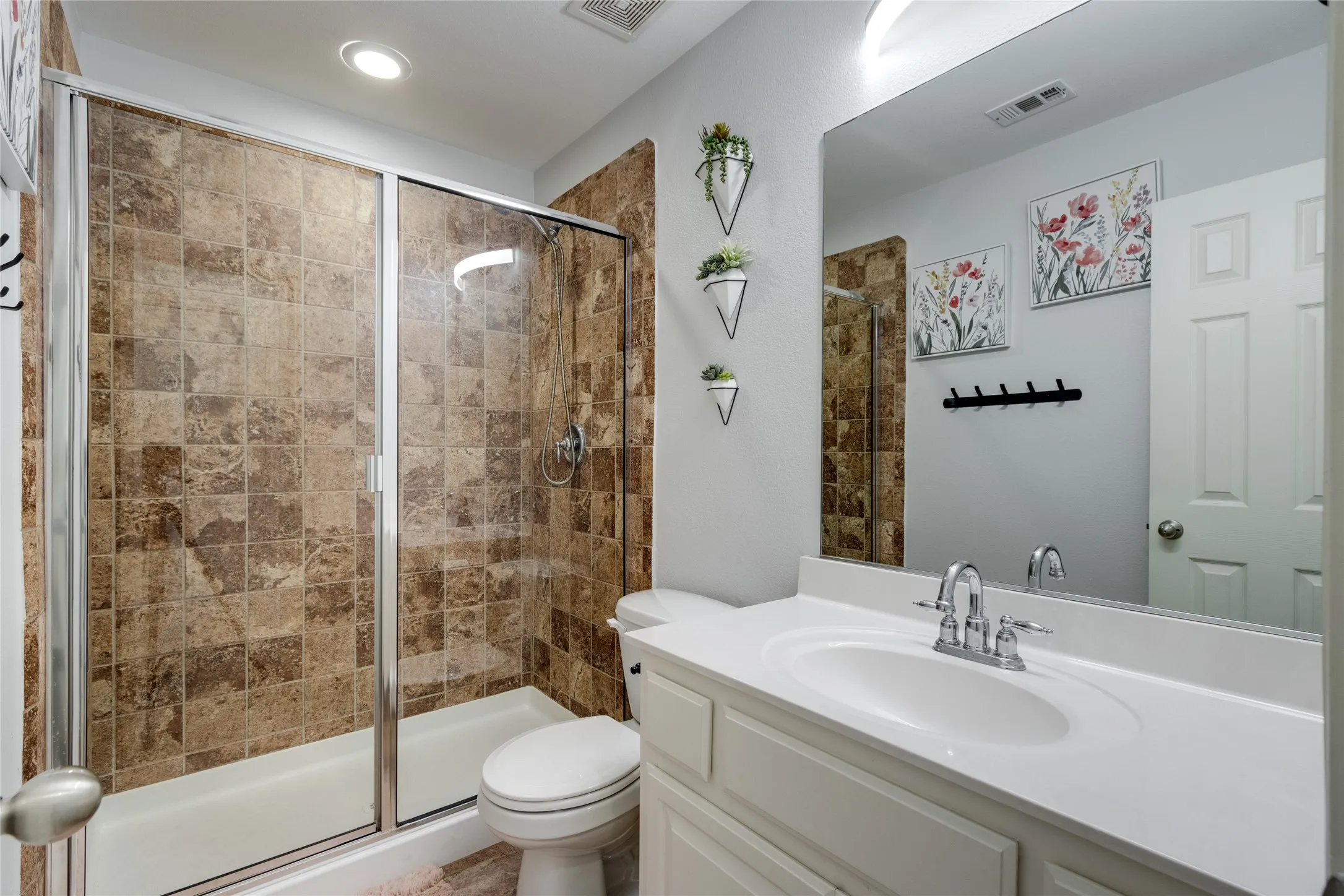 Single Family Residence For Sale in Denton County , 1237 Burnett Drive, Lantana, Texas 76226, 4 Bedroom, 3 Bathroom, 2 Garage spaces, 2,823 Sqft, built in 2007, mls#21341381, Real Estate Agent in Lantana, Homes For Sale in Denton county, Homes For Sale in Lantana, Realtor in Lantana Texas, Real Estate Brokerage Independent Realty Texas, Luminita Cordes Realtor
