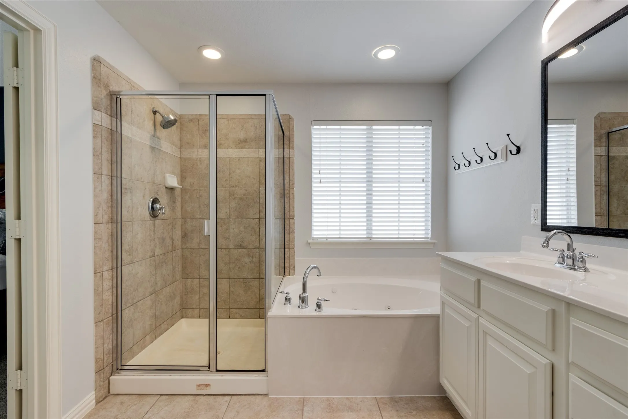 Single Family Residence For Sale in Denton County , 1237 Burnett Drive, Lantana, Texas 76226, 4 Bedroom, 3 Bathroom, 2 Garage spaces, 2,823 Sqft, built in 2007, mls#21341381, Real Estate Agent in Lantana, Homes For Sale in Denton county, Homes For Sale in Lantana, Realtor in Lantana Texas, Real Estate Brokerage Independent Realty Texas, Luminita Cordes Realtor