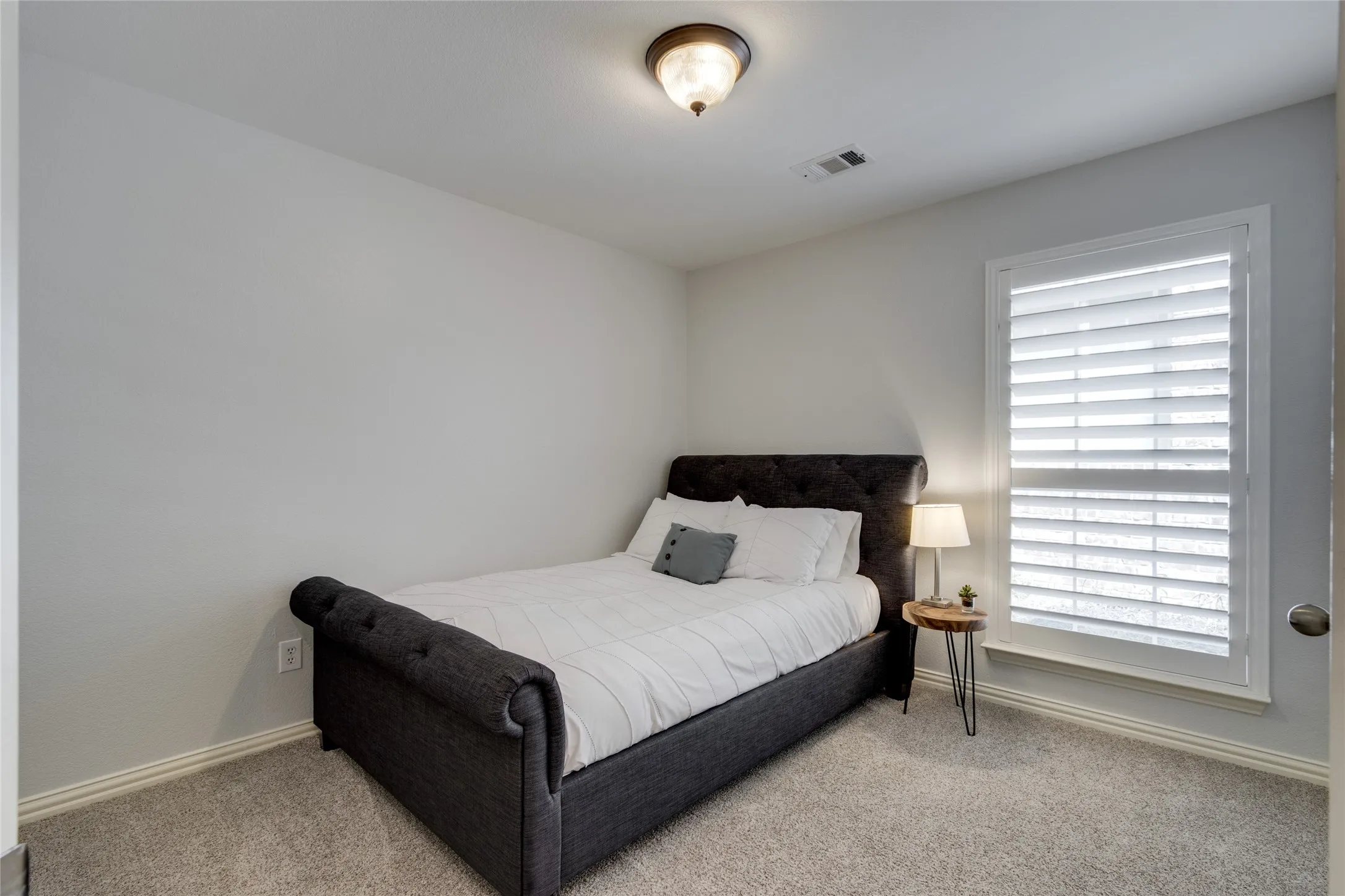 Single Family Residence For Sale in Denton County , 1237 Burnett Drive, Lantana, Texas 76226, 4 Bedroom, 3 Bathroom, 2 Garage spaces, 2,823 Sqft, built in 2007, mls#21341381, Real Estate Agent in Lantana, Homes For Sale in Denton county, Homes For Sale in Lantana, Realtor in Lantana Texas, Real Estate Brokerage Independent Realty Texas, Luminita Cordes Realtor