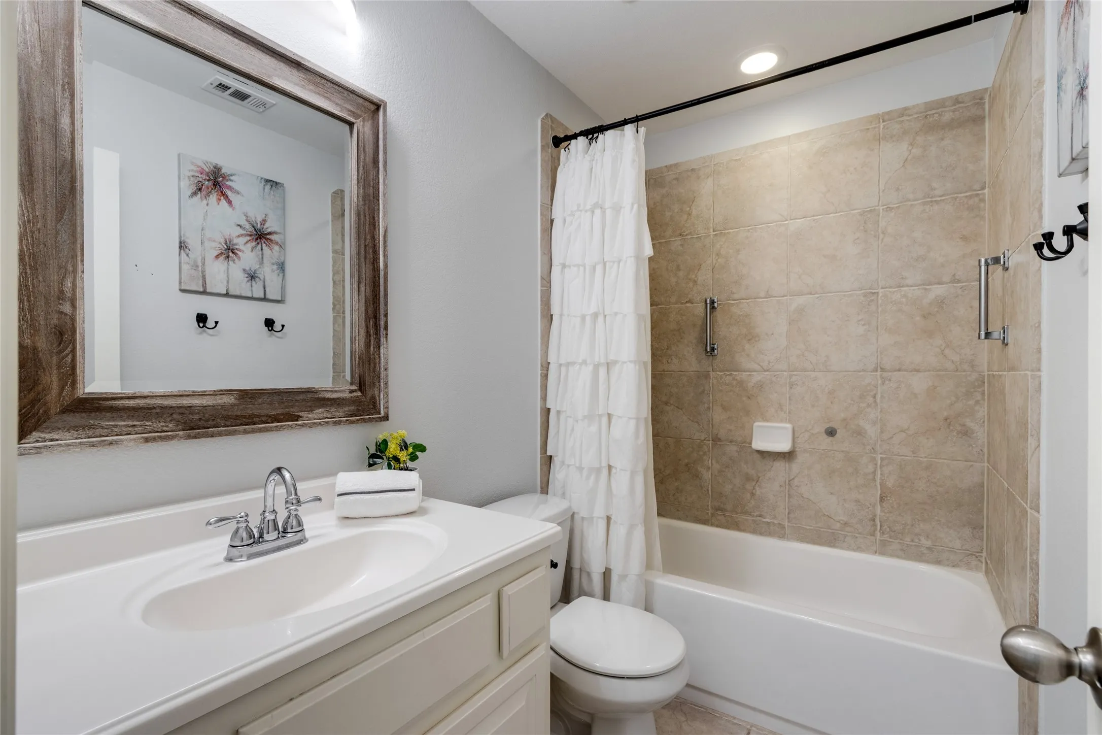 Single Family Residence For Sale in Denton County , 1237 Burnett Drive, Lantana, Texas 76226, 4 Bedroom, 3 Bathroom, 2 Garage spaces, 2,823 Sqft, built in 2007, mls#21341381, Real Estate Agent in Lantana, Homes For Sale in Denton county, Homes For Sale in Lantana, Realtor in Lantana Texas, Real Estate Brokerage Independent Realty Texas, Luminita Cordes Realtor