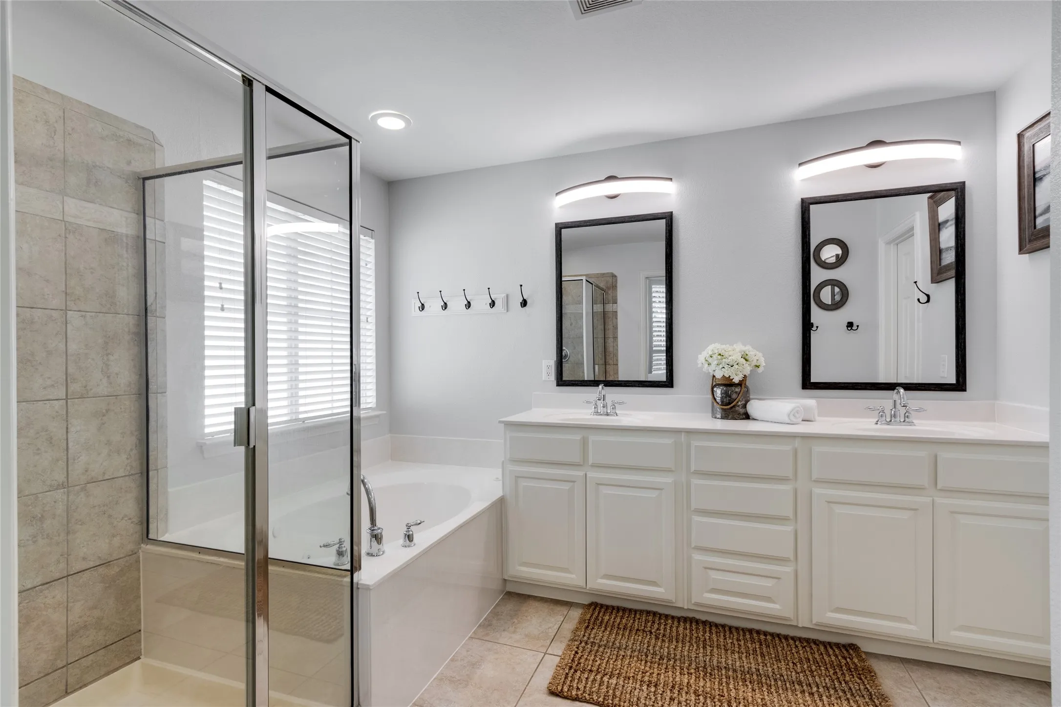 Single Family Residence For Sale in Denton County , 1237 Burnett Drive, Lantana, Texas 76226, 4 Bedroom, 3 Bathroom, 2 Garage spaces, 2,823 Sqft, built in 2007, mls#21341381, Real Estate Agent in Lantana, Homes For Sale in Denton county, Homes For Sale in Lantana, Realtor in Lantana Texas, Real Estate Brokerage Independent Realty Texas, Luminita Cordes Realtor