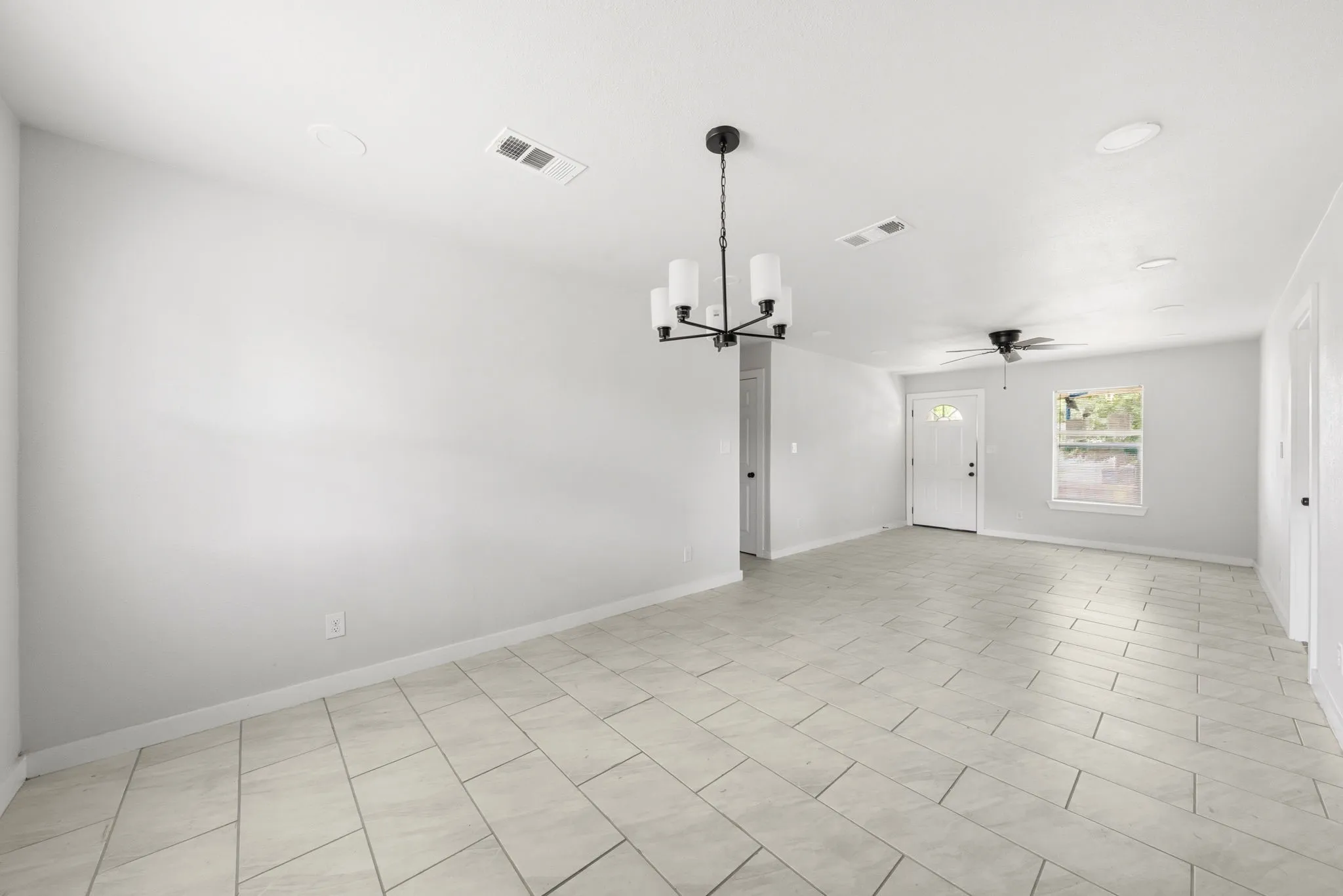 Single Family Residence For Sale in Dallas County , 3245 Pacesetter Drive, Dallas, Texas 75241, 4 Bedroom, 3 Bathroom, Garage spaces, 1,518 Sqft, built in 1973, mls#21337364, Real Estate Agent in Dallas, Homes For Sale in Dallas county, Homes For Sale in Dallas, Realtor in Dallas Texas, Real Estate Brokerage Independent Realty Texas, Luminita Cordes Realtor