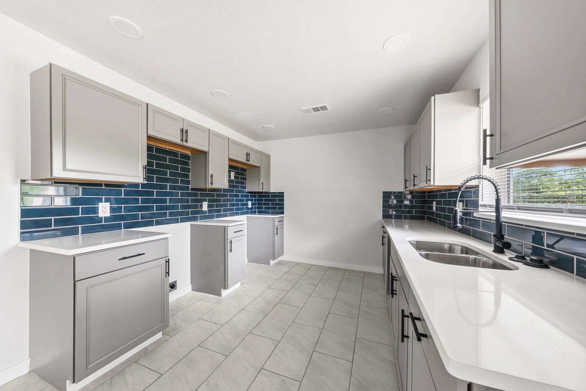 Single Family Residence For Sale in Dallas County , 3245 Pacesetter Drive, Dallas, Texas 75241, 4 Bedroom, 3 Bathroom, Garage spaces, 1,518 Sqft, built in 1973, mls#21337364, Real Estate Agent in Dallas, Homes For Sale in Dallas county, Homes For Sale in Dallas, Realtor in Dallas Texas, Real Estate Brokerage Independent Realty Texas, Luminita Cordes Realtor