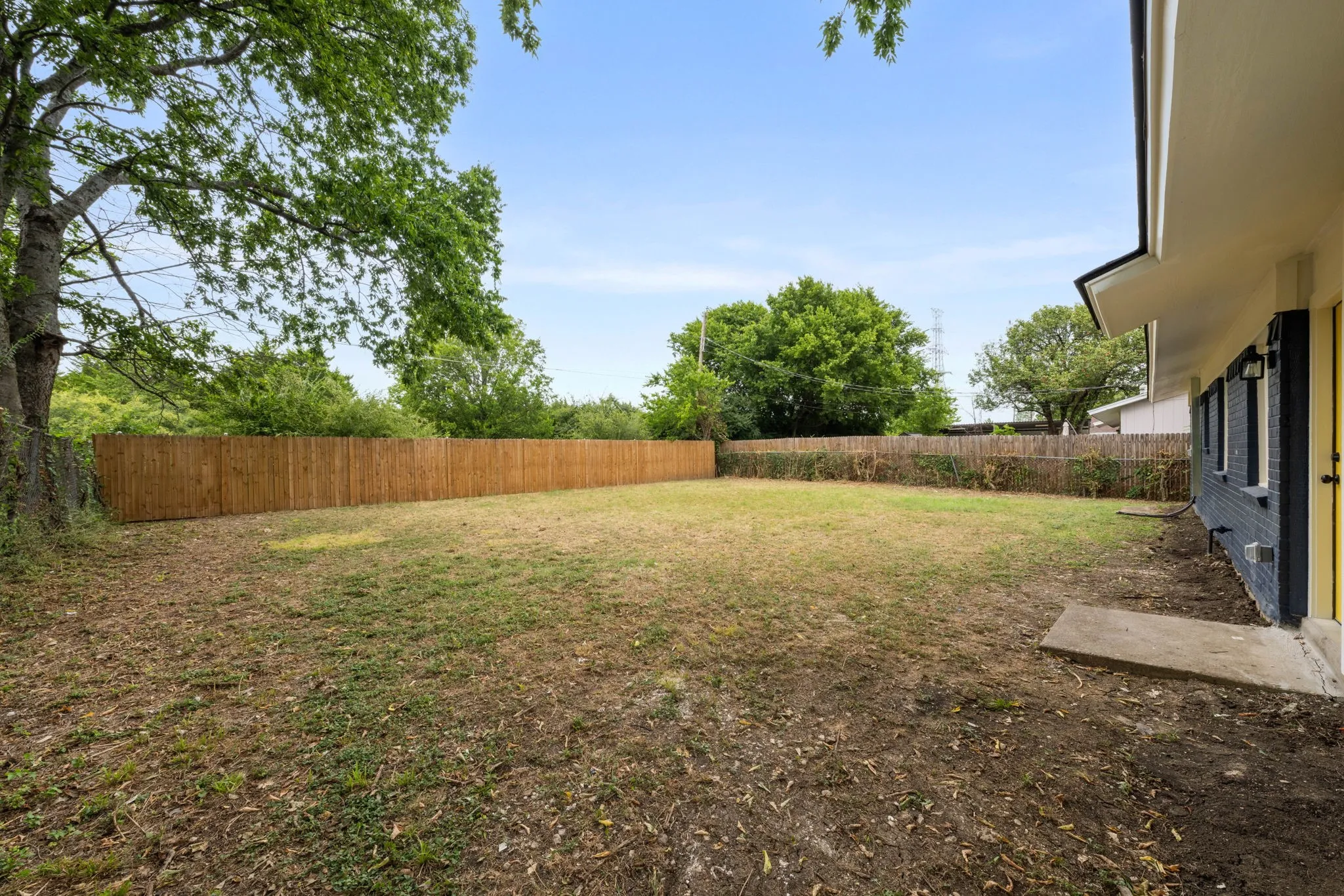 Single Family Residence For Sale in Dallas County , 3245 Pacesetter Drive, Dallas, Texas 75241, 4 Bedroom, 3 Bathroom, Garage spaces, 1,518 Sqft, built in 1973, mls#21337364, Real Estate Agent in Dallas, Homes For Sale in Dallas county, Homes For Sale in Dallas, Realtor in Dallas Texas, Real Estate Brokerage Independent Realty Texas, Luminita Cordes Realtor