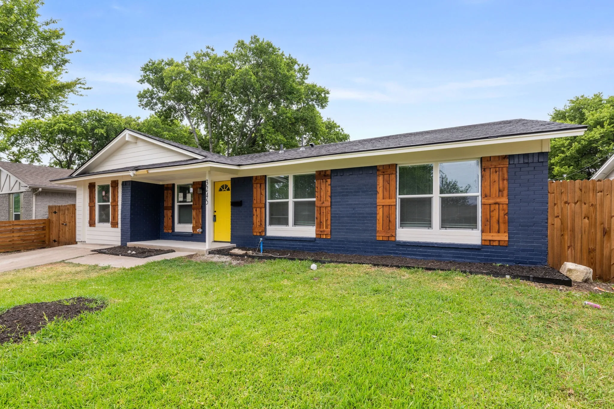 Single Family Residence For Sale in Dallas County , 3245 Pacesetter Drive, Dallas, Texas 75241, 4 Bedroom, 3 Bathroom, Garage spaces, 1,518 Sqft, built in 1973, mls#21337364, Real Estate Agent in Dallas, Homes For Sale in Dallas county, Homes For Sale in Dallas, Realtor in Dallas Texas, Real Estate Brokerage Independent Realty Texas, Luminita Cordes Realtor