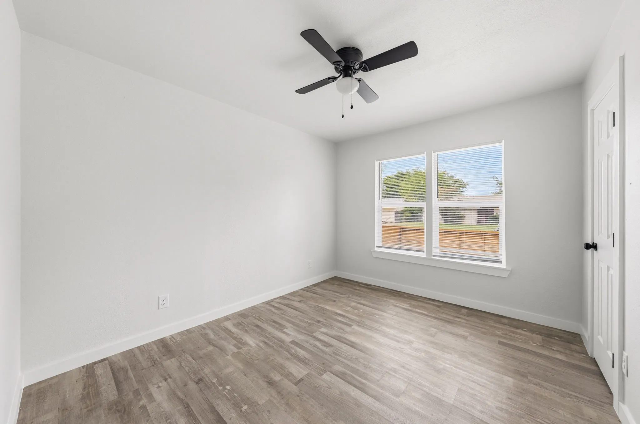 Single Family Residence For Sale in Dallas County , 3245 Pacesetter Drive, Dallas, Texas 75241, 4 Bedroom, 3 Bathroom, Garage spaces, 1,518 Sqft, built in 1973, mls#21337364, Real Estate Agent in Dallas, Homes For Sale in Dallas county, Homes For Sale in Dallas, Realtor in Dallas Texas, Real Estate Brokerage Independent Realty Texas, Luminita Cordes Realtor
