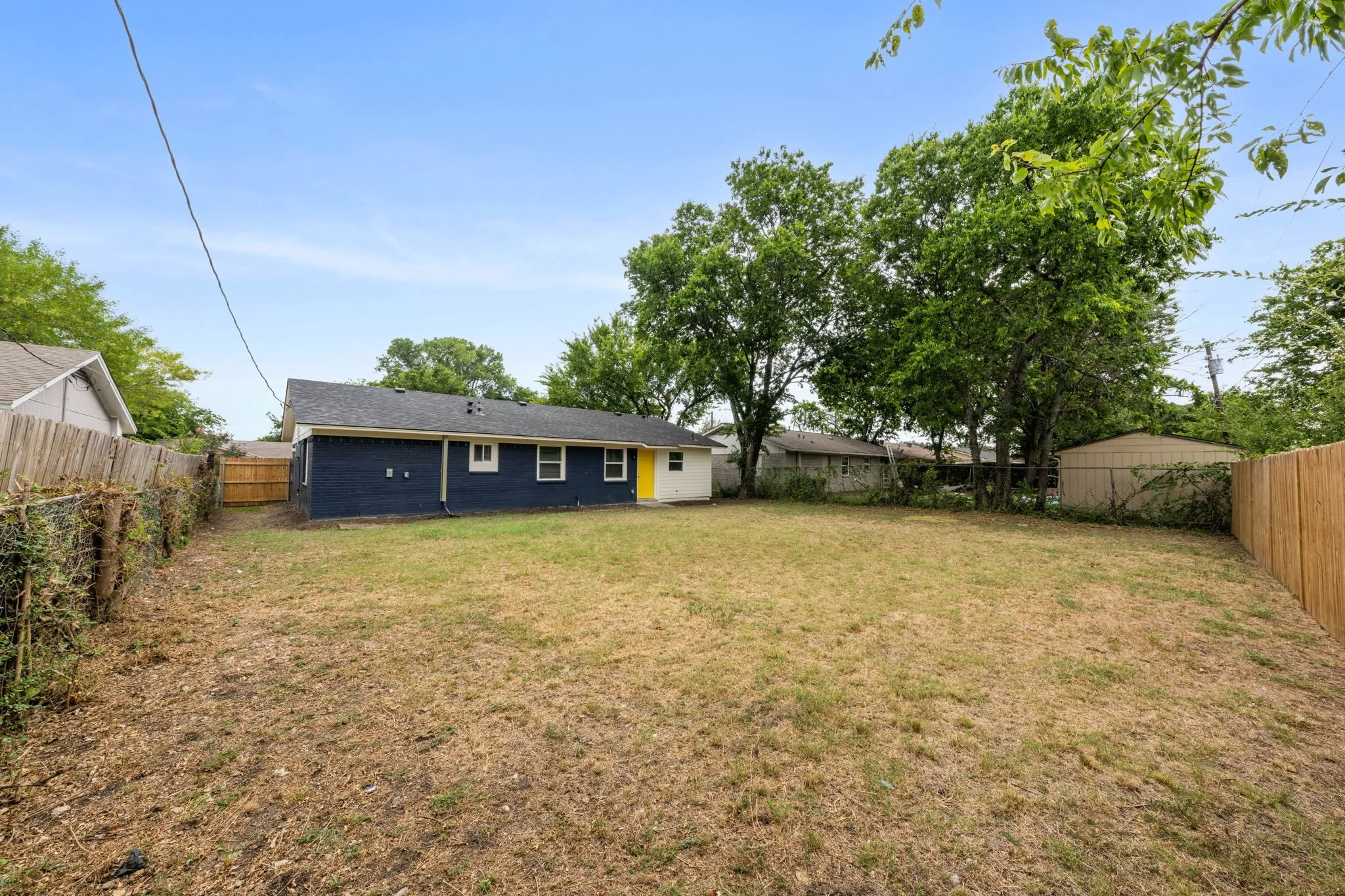 Single Family Residence For Sale in Dallas County , 3245 Pacesetter Drive, Dallas, Texas 75241, 4 Bedroom, 3 Bathroom, Garage spaces, 1,518 Sqft, built in 1973, mls#21337364, Real Estate Agent in Dallas, Homes For Sale in Dallas county, Homes For Sale in Dallas, Realtor in Dallas Texas, Real Estate Brokerage Independent Realty Texas, Luminita Cordes Realtor