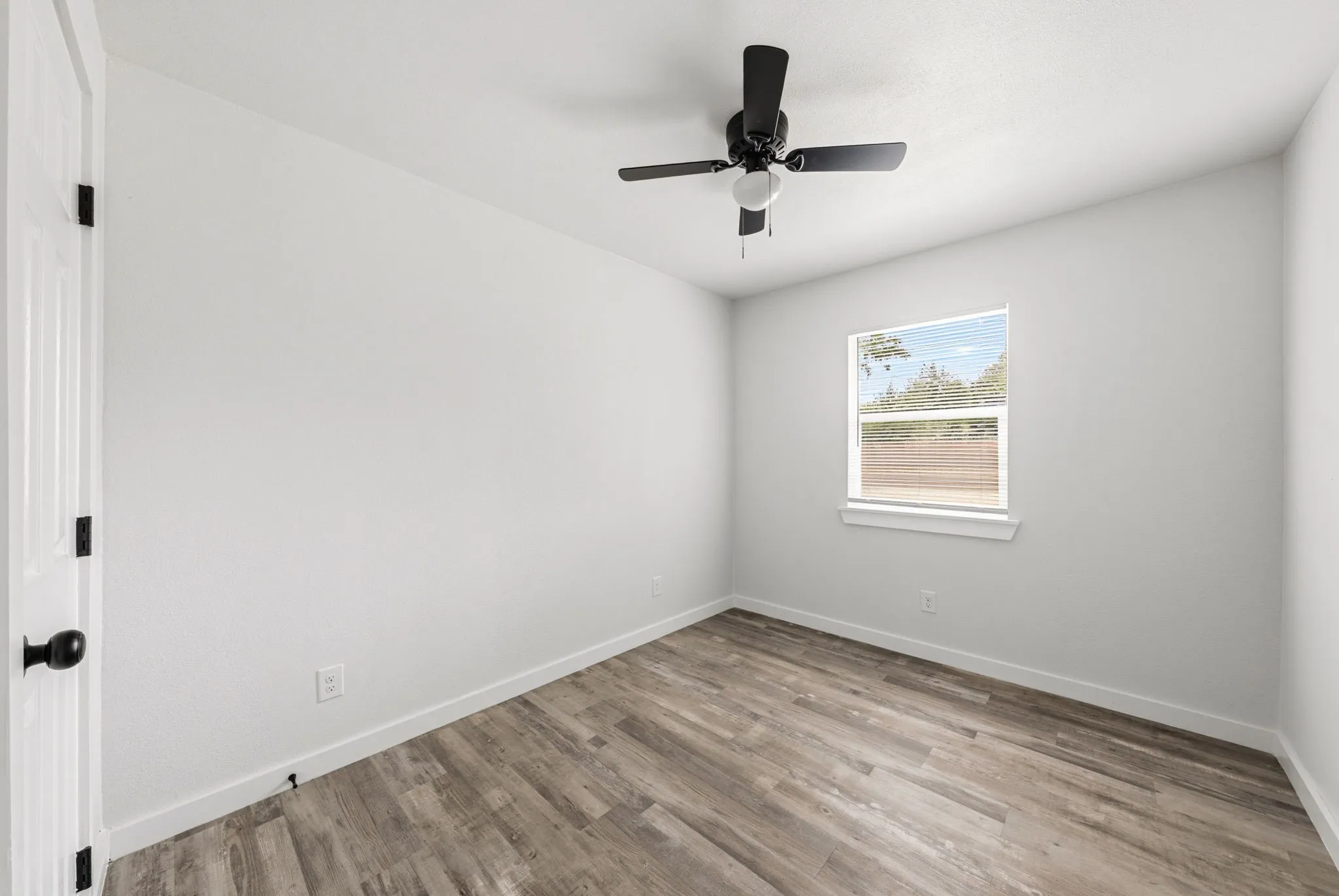 Single Family Residence For Sale in Dallas County , 3245 Pacesetter Drive, Dallas, Texas 75241, 4 Bedroom, 3 Bathroom, Garage spaces, 1,518 Sqft, built in 1973, mls#21337364, Real Estate Agent in Dallas, Homes For Sale in Dallas county, Homes For Sale in Dallas, Realtor in Dallas Texas, Real Estate Brokerage Independent Realty Texas, Luminita Cordes Realtor