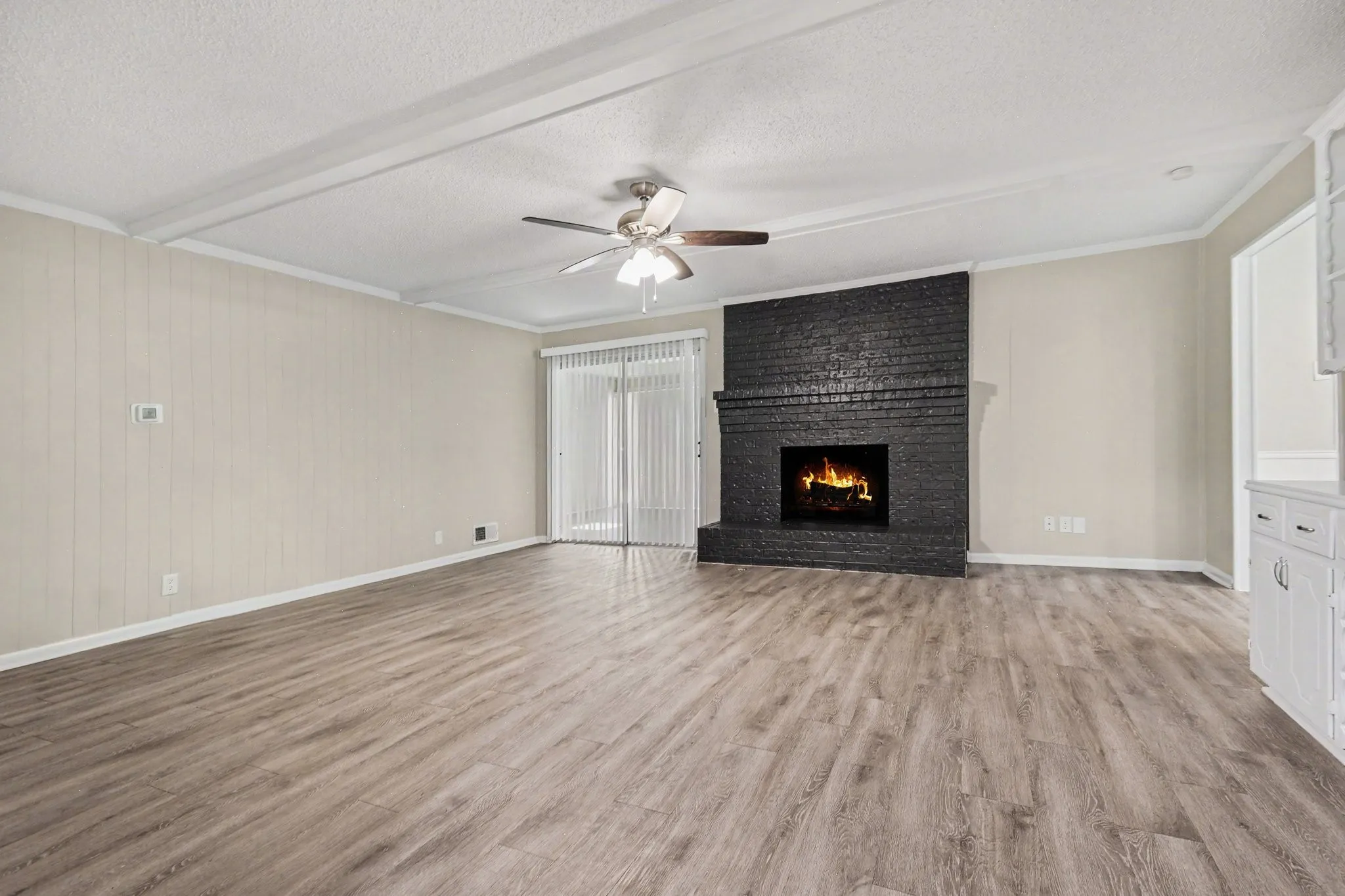 Single Family Residence For Sale in Dallas County , 914 Bromwich Street, Garland, Texas 75040, 4 Bedroom, 3 Bathroom, 2 Garage spaces, 2,264 Sqft, built in 1971, mls#21341025, Real Estate Agent in Garland, Homes For Sale in Dallas county, Homes For Sale in Garland, Realtor in Garland Texas, Real Estate Brokerage Independent Realty Texas, Luminita Cordes Realtor