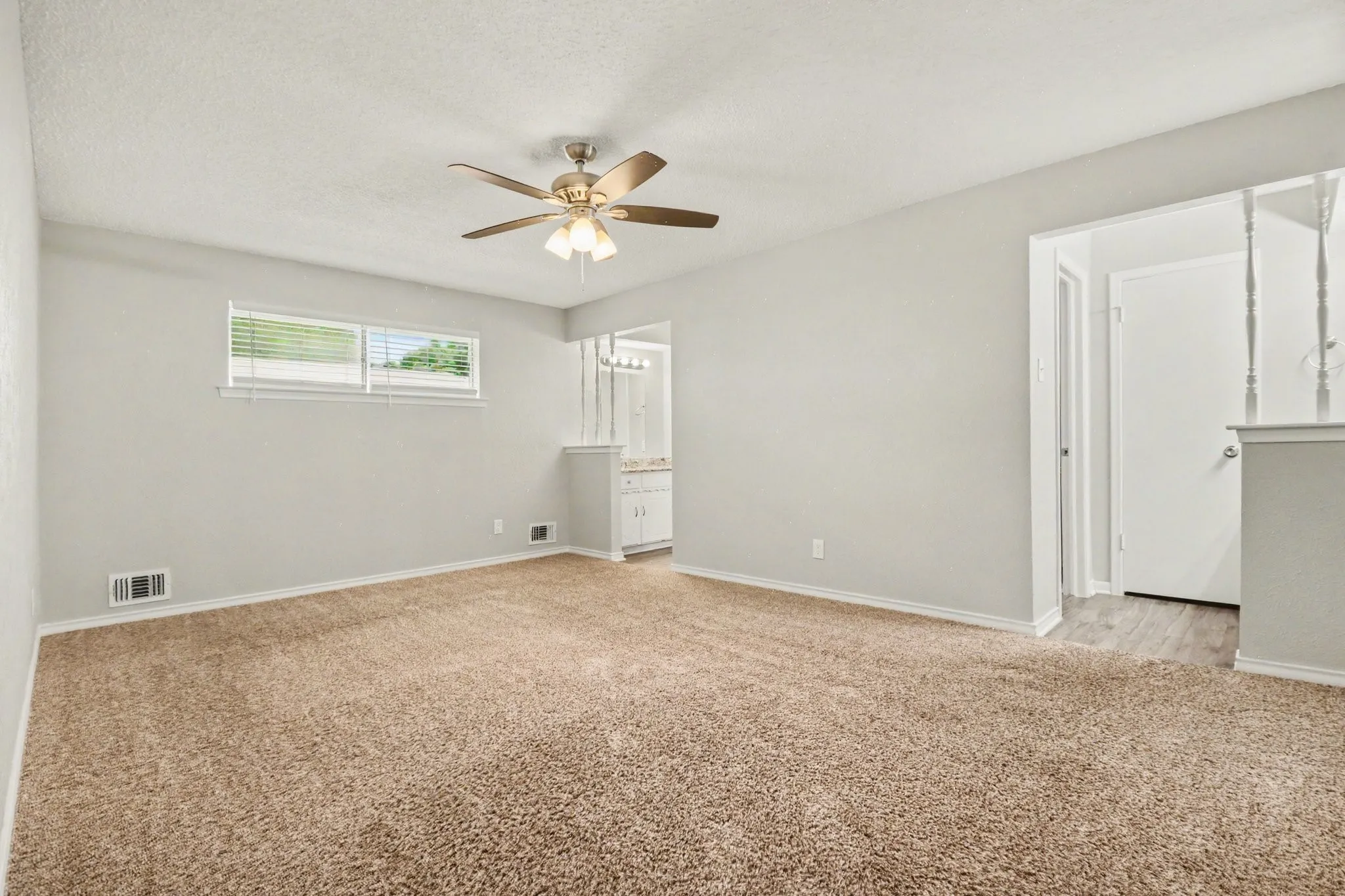 Single Family Residence For Sale in Dallas County , 914 Bromwich Street, Garland, Texas 75040, 4 Bedroom, 3 Bathroom, 2 Garage spaces, 2,264 Sqft, built in 1971, mls#21341025, Real Estate Agent in Garland, Homes For Sale in Dallas county, Homes For Sale in Garland, Realtor in Garland Texas, Real Estate Brokerage Independent Realty Texas, Luminita Cordes Realtor