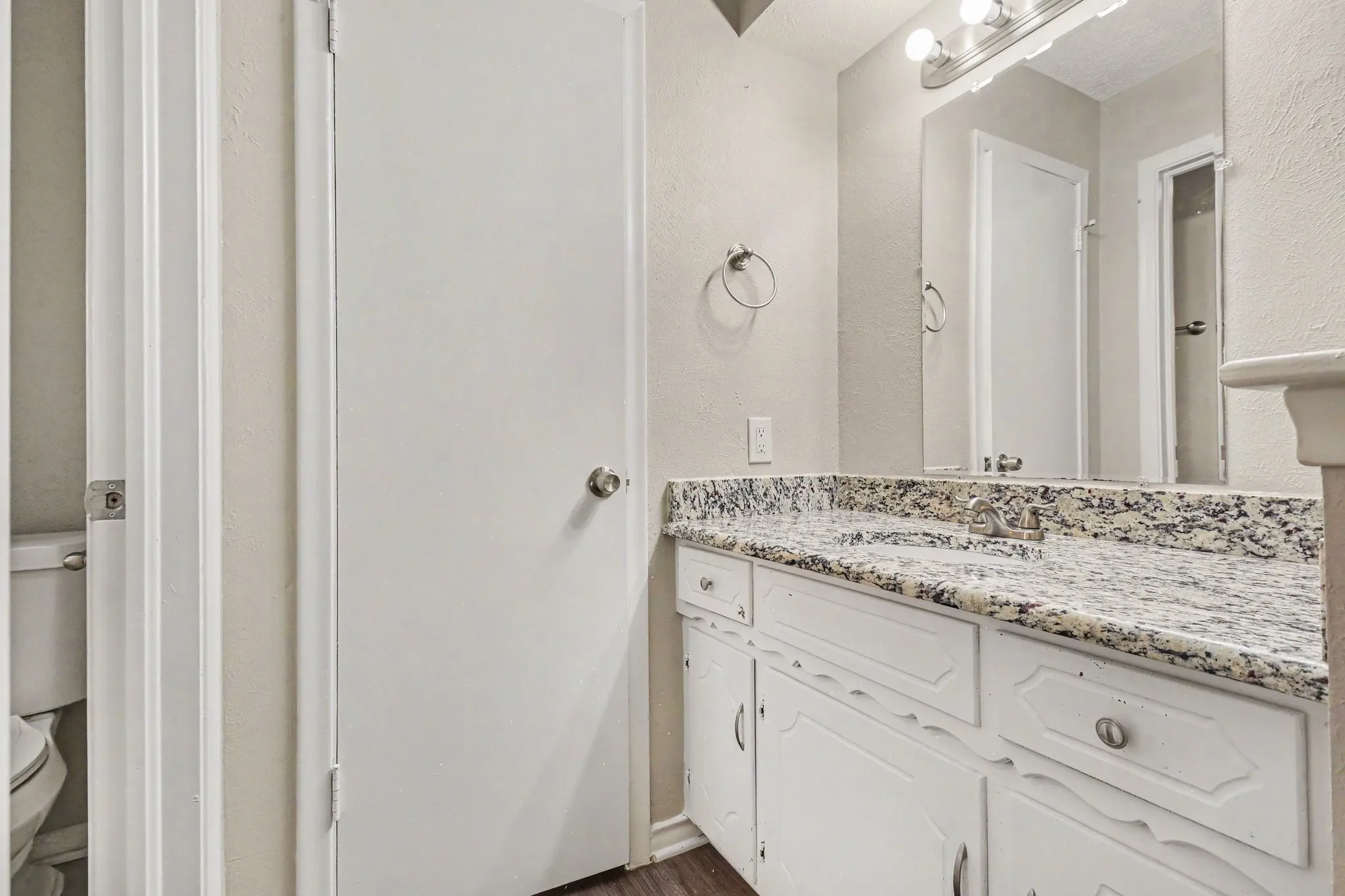 Single Family Residence For Sale in Dallas County , 914 Bromwich Street, Garland, Texas 75040, 4 Bedroom, 3 Bathroom, 2 Garage spaces, 2,264 Sqft, built in 1971, mls#21341025, Real Estate Agent in Garland, Homes For Sale in Dallas county, Homes For Sale in Garland, Realtor in Garland Texas, Real Estate Brokerage Independent Realty Texas, Luminita Cordes Realtor