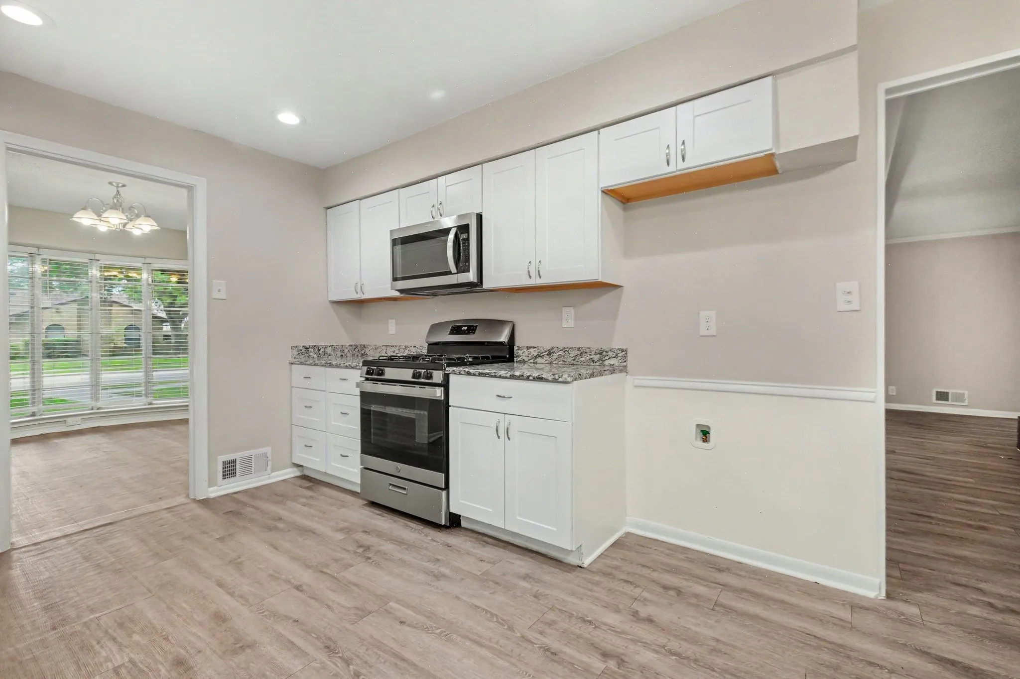 Single Family Residence For Sale in Dallas County , 914 Bromwich Street, Garland, Texas 75040, 4 Bedroom, 3 Bathroom, 2 Garage spaces, 2,264 Sqft, built in 1971, mls#21341025, Real Estate Agent in Garland, Homes For Sale in Dallas county, Homes For Sale in Garland, Realtor in Garland Texas, Real Estate Brokerage Independent Realty Texas, Luminita Cordes Realtor