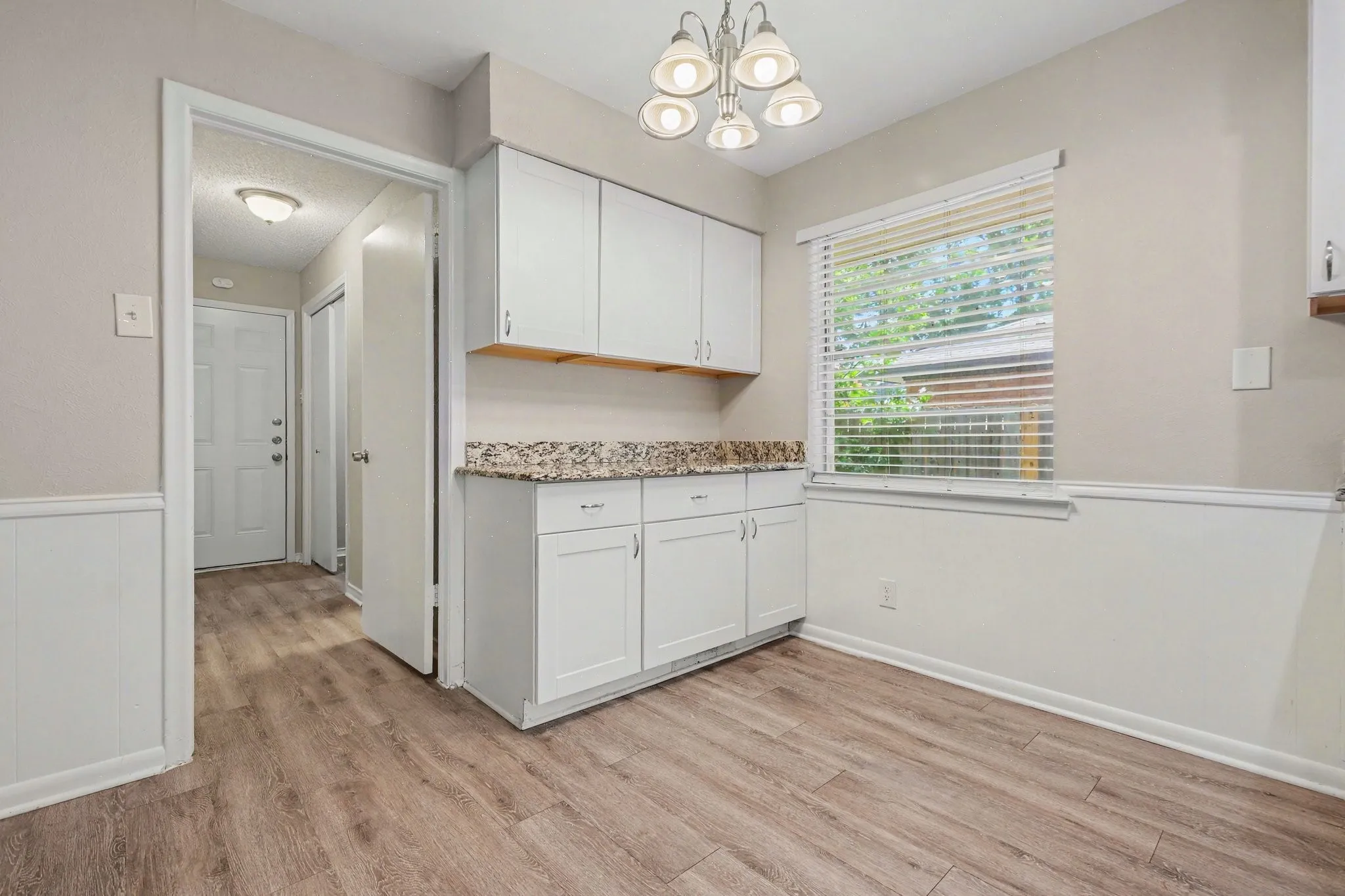 Single Family Residence For Sale in Dallas County , 914 Bromwich Street, Garland, Texas 75040, 4 Bedroom, 3 Bathroom, 2 Garage spaces, 2,264 Sqft, built in 1971, mls#21341025, Real Estate Agent in Garland, Homes For Sale in Dallas county, Homes For Sale in Garland, Realtor in Garland Texas, Real Estate Brokerage Independent Realty Texas, Luminita Cordes Realtor