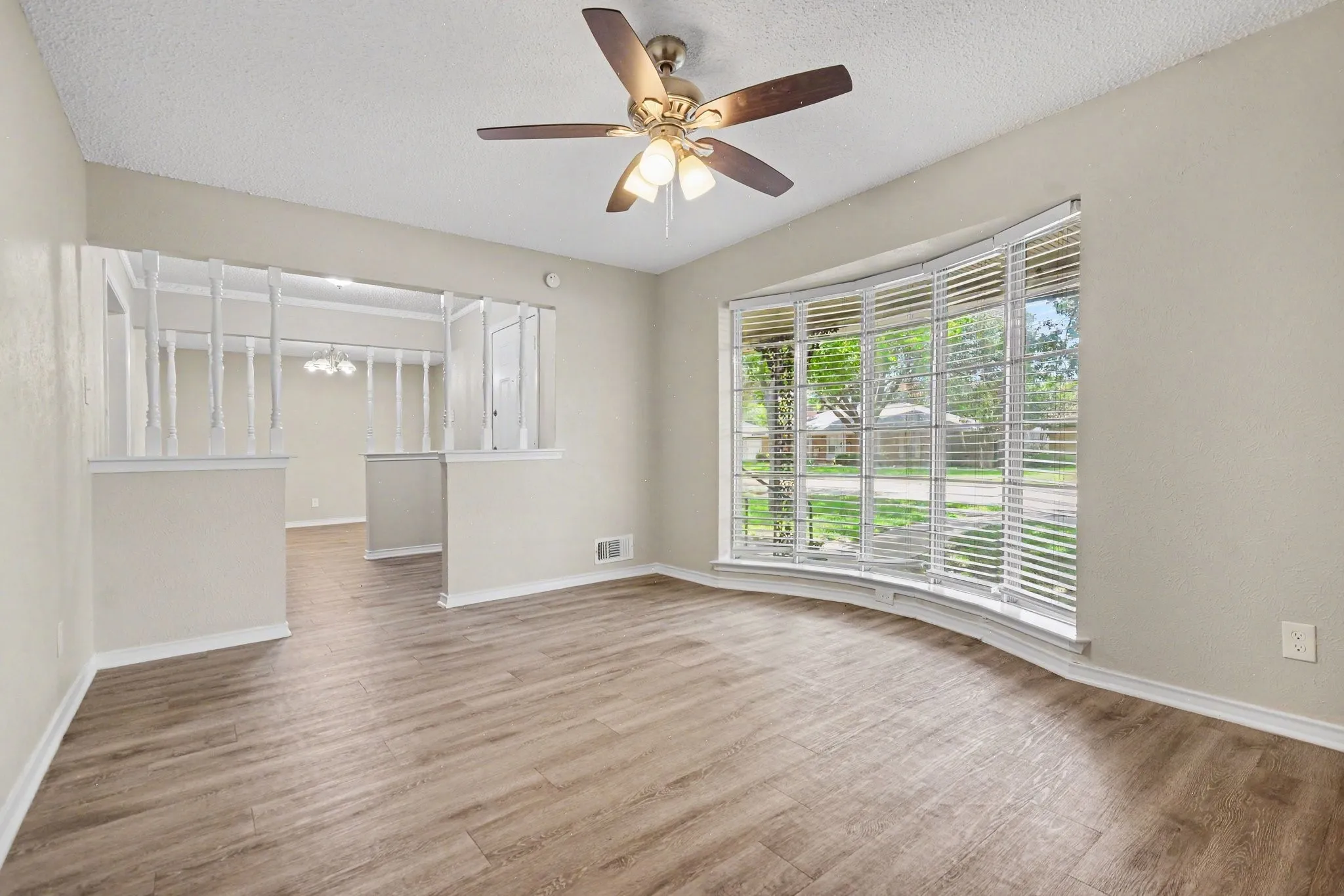 Single Family Residence For Sale in Dallas County , 914 Bromwich Street, Garland, Texas 75040, 4 Bedroom, 3 Bathroom, 2 Garage spaces, 2,264 Sqft, built in 1971, mls#21341025, Real Estate Agent in Garland, Homes For Sale in Dallas county, Homes For Sale in Garland, Realtor in Garland Texas, Real Estate Brokerage Independent Realty Texas, Luminita Cordes Realtor