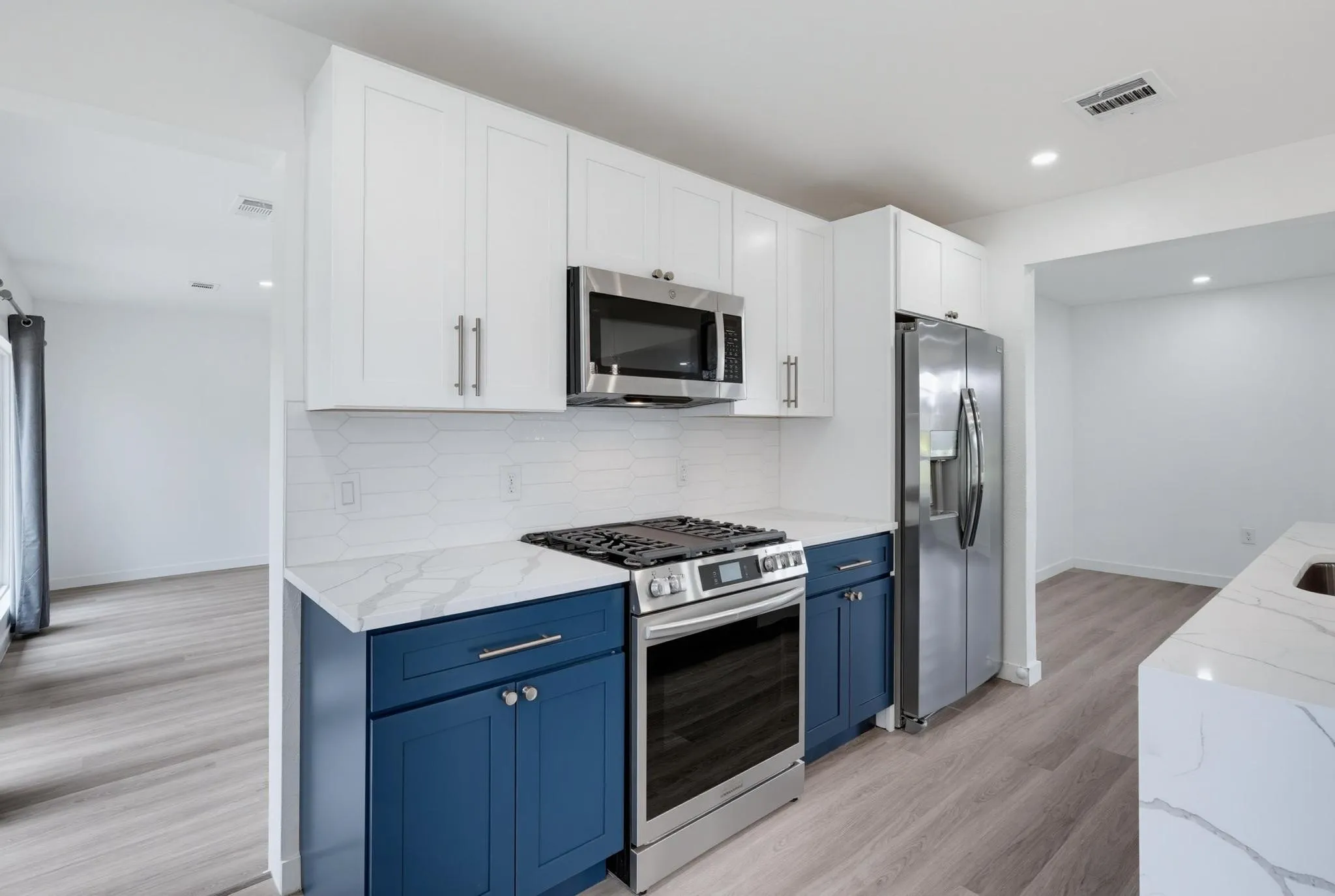 Single Family Residence For Rent in Dallas County , 12607 Gaslite Circle, Farmers Branch, Texas 75234, 3 Bedroom, 2 Bathroom, Garage spaces, 1,950 Sqft, built in 1959, mls#21341546, Real Estate Agent in Farmers Branch, Homes For Rent in Dallas county, Homes For Rent in Farmers Branch, Realtor in Farmers Branch Texas, Real Estate Brokerage Independent Realty Texas, Luminita Cordes Realtor