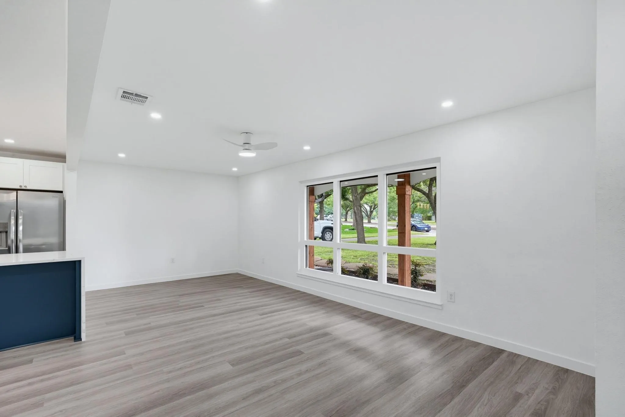 Single Family Residence For Rent in Dallas County , 12607 Gaslite Circle, Farmers Branch, Texas 75234, 3 Bedroom, 2 Bathroom, Garage spaces, 1,950 Sqft, built in 1959, mls#21341546, Real Estate Agent in Farmers Branch, Homes For Rent in Dallas county, Homes For Rent in Farmers Branch, Realtor in Farmers Branch Texas, Real Estate Brokerage Independent Realty Texas, Luminita Cordes Realtor