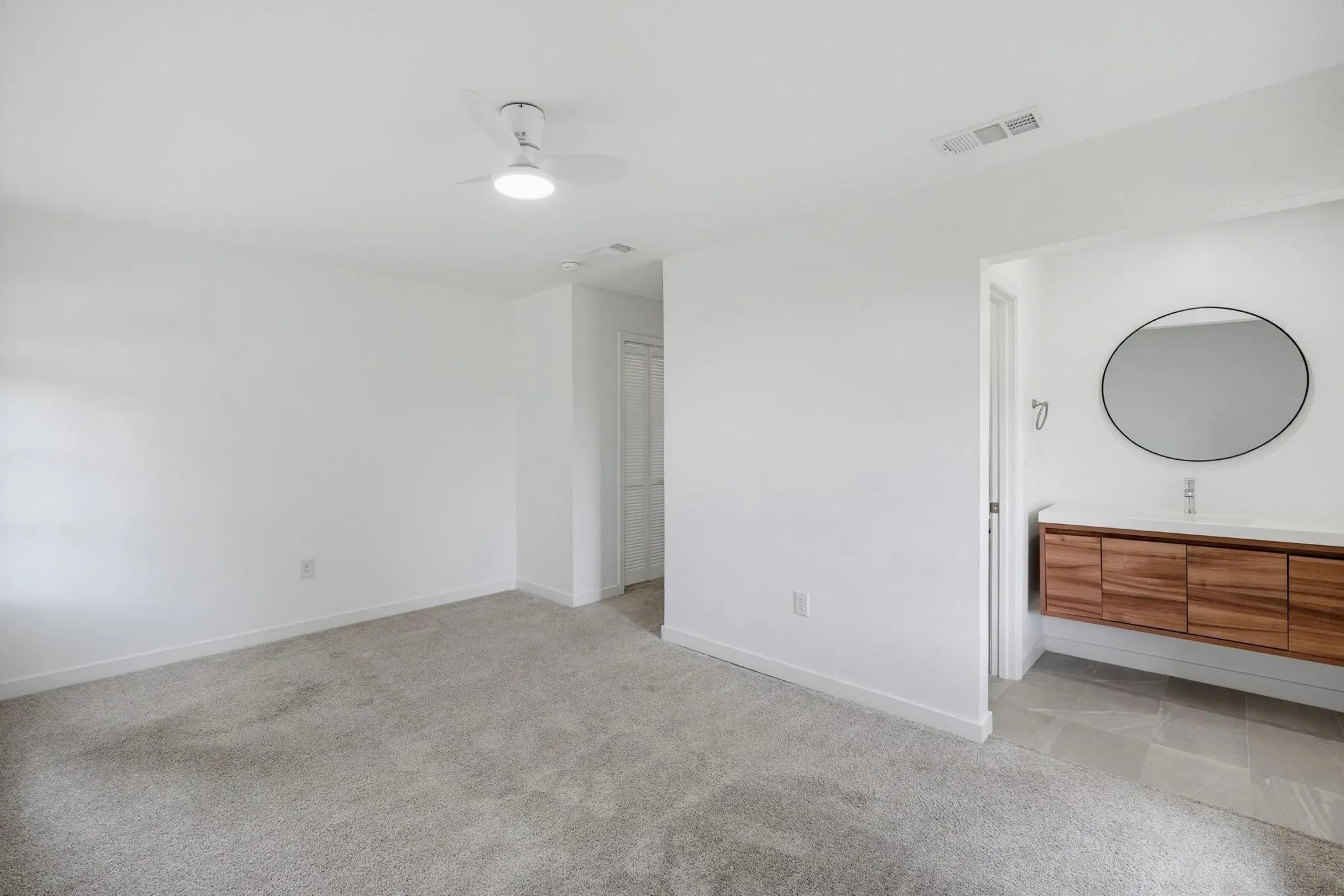 Single Family Residence For Rent in Dallas County , 12607 Gaslite Circle, Farmers Branch, Texas 75234, 3 Bedroom, 2 Bathroom, Garage spaces, 1,950 Sqft, built in 1959, mls#21341546, Real Estate Agent in Farmers Branch, Homes For Rent in Dallas county, Homes For Rent in Farmers Branch, Realtor in Farmers Branch Texas, Real Estate Brokerage Independent Realty Texas, Luminita Cordes Realtor