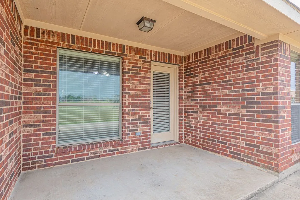 Single Family Residence For Sale in Kaufman County , 5234 County Road 4098, Kaufman, Texas 75142, 4 Bedroom, 2 Bathroom, 2 Garage spaces, 2,384 Sqft, built in 2009, mls#21341322, Real Estate Agent in Kaufman, Homes For Sale in Kaufman county, Homes For Sale in Kaufman, Realtor in Kaufman Texas, Real Estate Brokerage Independent Realty Texas, Luminita Cordes Realtor
