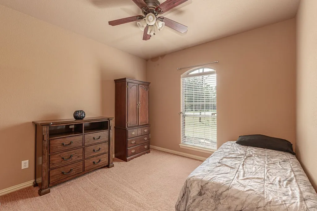 Single Family Residence For Sale in Kaufman County , 5234 County Road 4098, Kaufman, Texas 75142, 4 Bedroom, 2 Bathroom, 2 Garage spaces, 2,384 Sqft, built in 2009, mls#21341322, Real Estate Agent in Kaufman, Homes For Sale in Kaufman county, Homes For Sale in Kaufman, Realtor in Kaufman Texas, Real Estate Brokerage Independent Realty Texas, Luminita Cordes Realtor