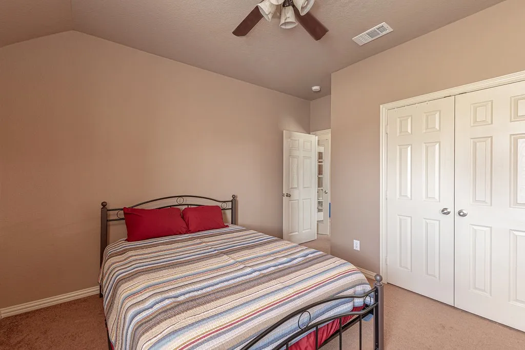 Single Family Residence For Sale in Kaufman County , 5234 County Road 4098, Kaufman, Texas 75142, 4 Bedroom, 2 Bathroom, 2 Garage spaces, 2,384 Sqft, built in 2009, mls#21341322, Real Estate Agent in Kaufman, Homes For Sale in Kaufman county, Homes For Sale in Kaufman, Realtor in Kaufman Texas, Real Estate Brokerage Independent Realty Texas, Luminita Cordes Realtor