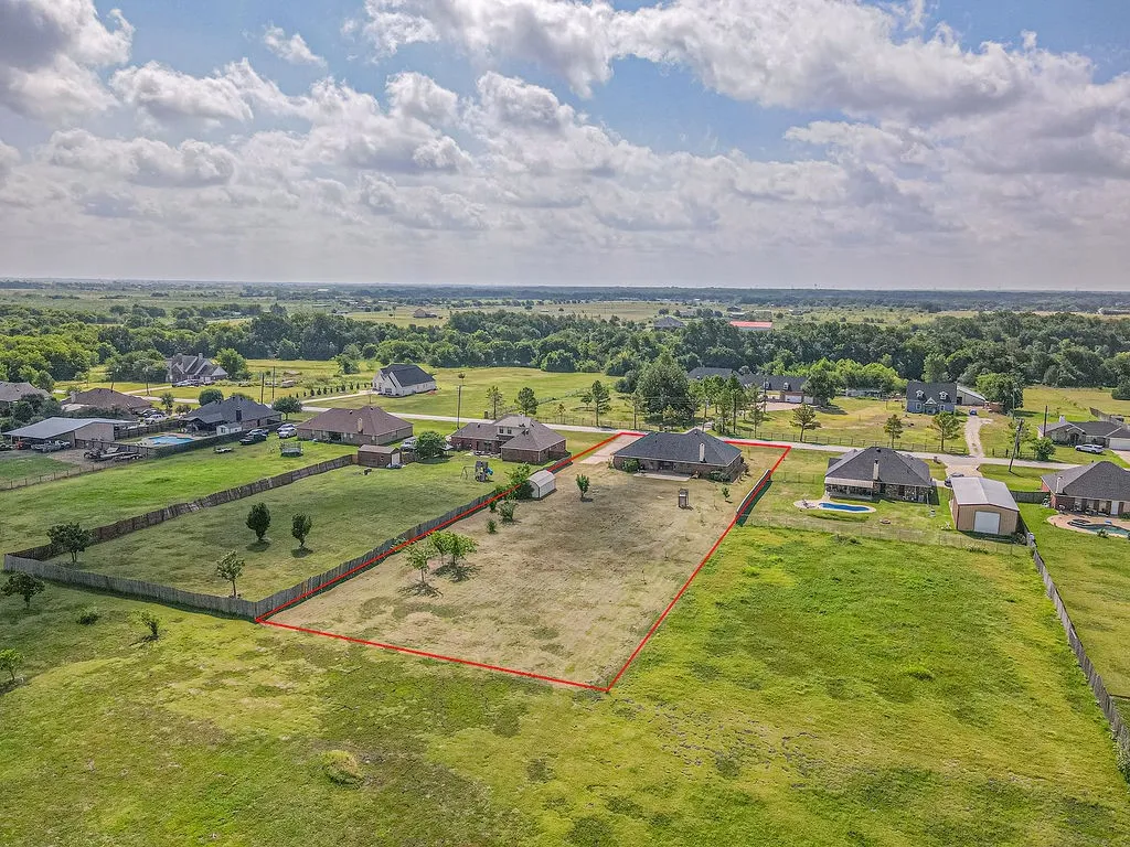 Single Family Residence For Sale in Kaufman County , 5234 County Road 4098, Kaufman, Texas 75142, 4 Bedroom, 2 Bathroom, 2 Garage spaces, 2,384 Sqft, built in 2009, mls#21341322, Real Estate Agent in Kaufman, Homes For Sale in Kaufman county, Homes For Sale in Kaufman, Realtor in Kaufman Texas, Real Estate Brokerage Independent Realty Texas, Luminita Cordes Realtor