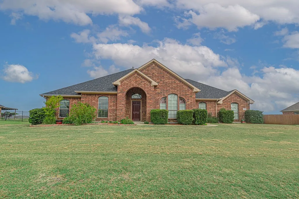 Single Family Residence For Sale in Kaufman County , 5234 County Road 4098, Kaufman, Texas 75142, 4 Bedroom, 2 Bathroom, 2 Garage spaces, 2,384 Sqft, built in 2009, mls#21341322, Real Estate Agent in Kaufman, Homes For Sale in Kaufman county, Homes For Sale in Kaufman, Realtor in Kaufman Texas, Real Estate Brokerage Independent Realty Texas, Luminita Cordes Realtor