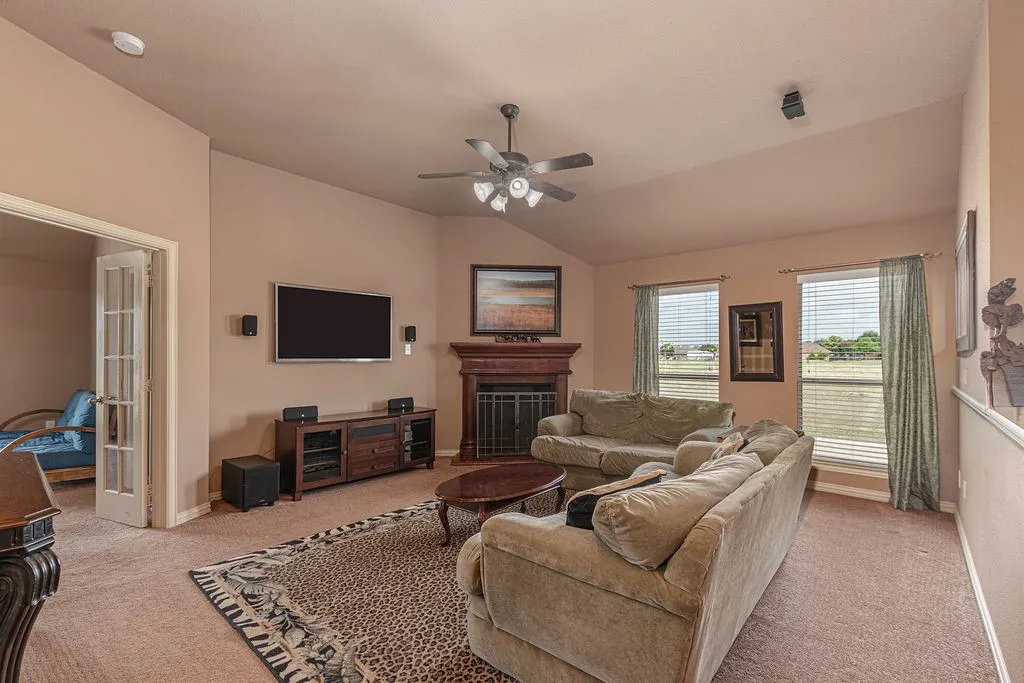 Single Family Residence For Sale in Kaufman County , 5234 County Road 4098, Kaufman, Texas 75142, 4 Bedroom, 2 Bathroom, 2 Garage spaces, 2,384 Sqft, built in 2009, mls#21341322, Real Estate Agent in Kaufman, Homes For Sale in Kaufman county, Homes For Sale in Kaufman, Realtor in Kaufman Texas, Real Estate Brokerage Independent Realty Texas, Luminita Cordes Realtor