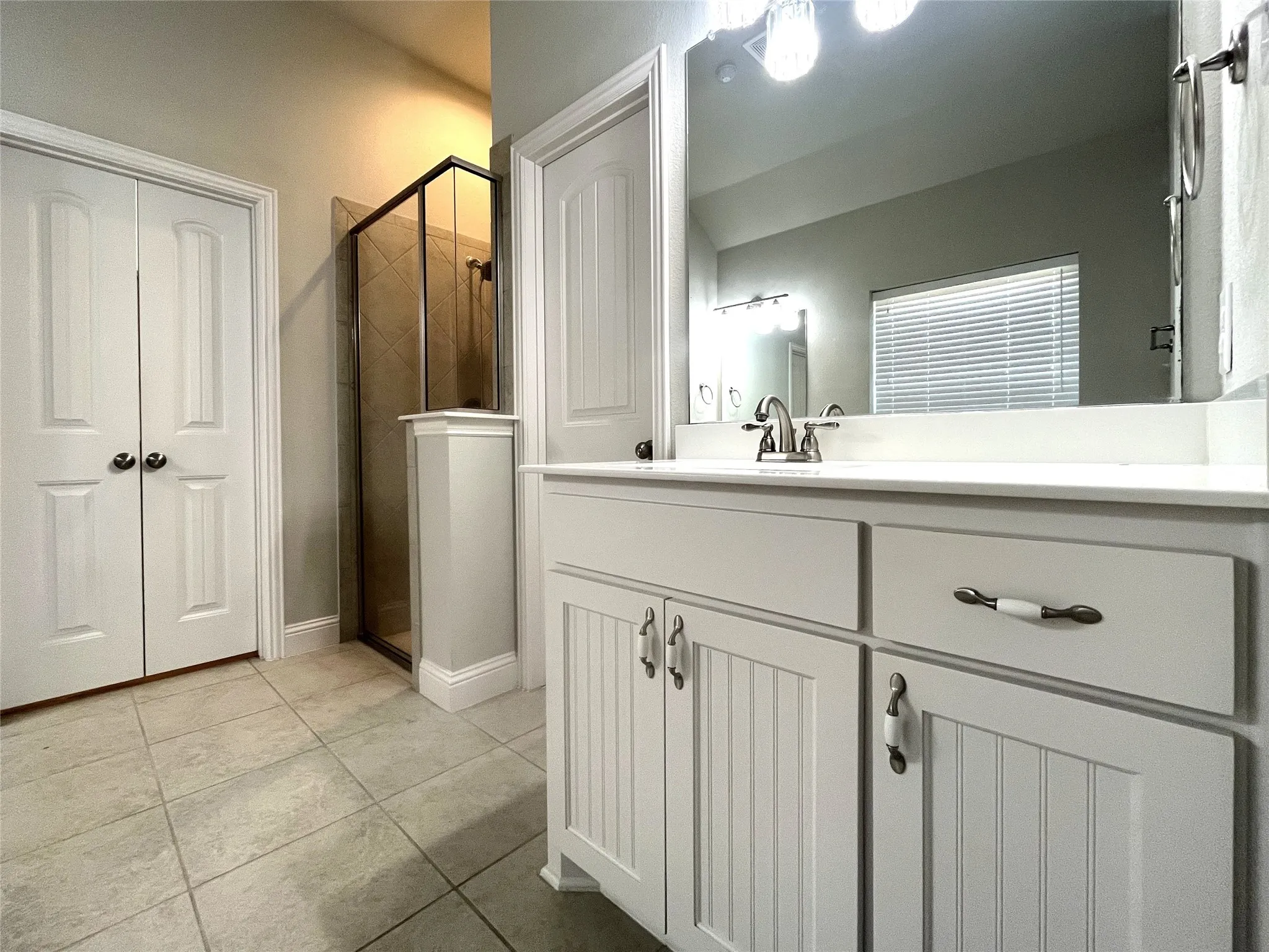 Single Family Residence For Sale in Ellis County , 348 Bessie Coleman Boulevard, Waxahachie, Texas 75165, 3 Bedroom, 2 Bathroom, 2 Garage spaces, 2,184 Sqft, built in 2017, mls#21341510, Real Estate Agent in Waxahachie, Homes For Sale in Ellis county, Homes For Sale in Waxahachie, Realtor in Waxahachie Texas, Real Estate Brokerage Independent Realty Texas, Luminita Cordes Realtor