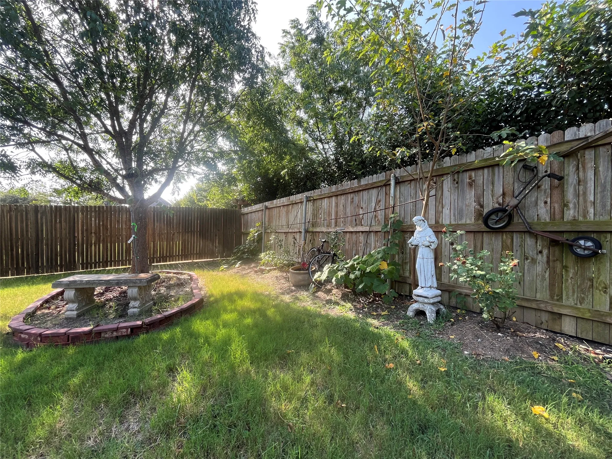 Single Family Residence For Sale in Ellis County , 348 Bessie Coleman Boulevard, Waxahachie, Texas 75165, 3 Bedroom, 2 Bathroom, 2 Garage spaces, 2,184 Sqft, built in 2017, mls#21341510, Real Estate Agent in Waxahachie, Homes For Sale in Ellis county, Homes For Sale in Waxahachie, Realtor in Waxahachie Texas, Real Estate Brokerage Independent Realty Texas, Luminita Cordes Realtor