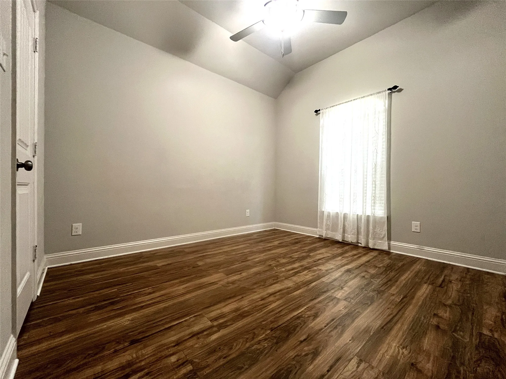 Single Family Residence For Sale in Ellis County , 348 Bessie Coleman Boulevard, Waxahachie, Texas 75165, 3 Bedroom, 2 Bathroom, 2 Garage spaces, 2,184 Sqft, built in 2017, mls#21341510, Real Estate Agent in Waxahachie, Homes For Sale in Ellis county, Homes For Sale in Waxahachie, Realtor in Waxahachie Texas, Real Estate Brokerage Independent Realty Texas, Luminita Cordes Realtor