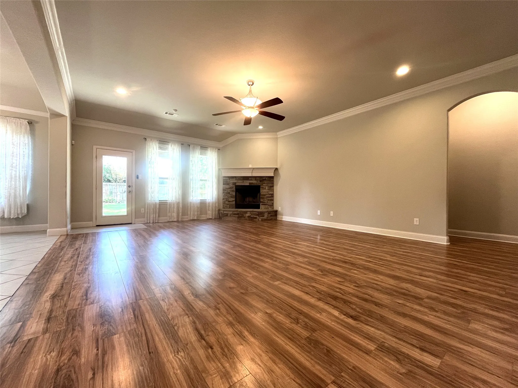 Single Family Residence For Sale in Ellis County , 348 Bessie Coleman Boulevard, Waxahachie, Texas 75165, 3 Bedroom, 2 Bathroom, 2 Garage spaces, 2,184 Sqft, built in 2017, mls#21341510, Real Estate Agent in Waxahachie, Homes For Sale in Ellis county, Homes For Sale in Waxahachie, Realtor in Waxahachie Texas, Real Estate Brokerage Independent Realty Texas, Luminita Cordes Realtor