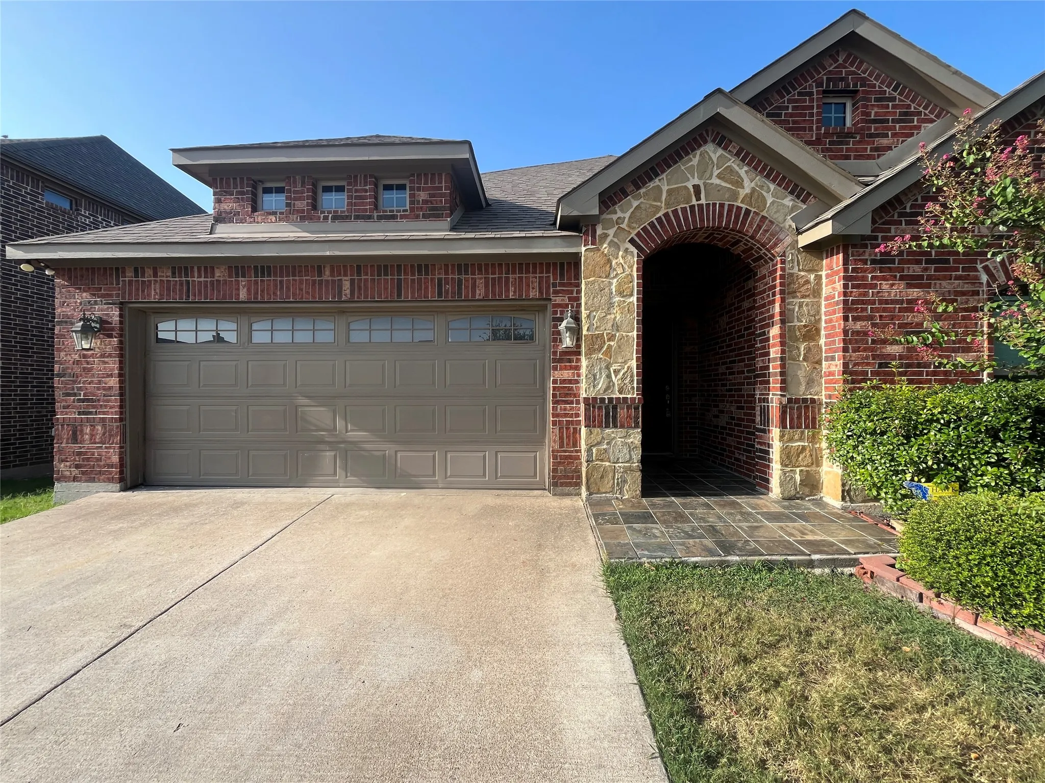 Single Family Residence For Sale in Ellis County , 348 Bessie Coleman Boulevard, Waxahachie, Texas 75165, 3 Bedroom, 2 Bathroom, 2 Garage spaces, 2,184 Sqft, built in 2017, mls#21341510, Real Estate Agent in Waxahachie, Homes For Sale in Ellis county, Homes For Sale in Waxahachie, Realtor in Waxahachie Texas, Real Estate Brokerage Independent Realty Texas, Luminita Cordes Realtor