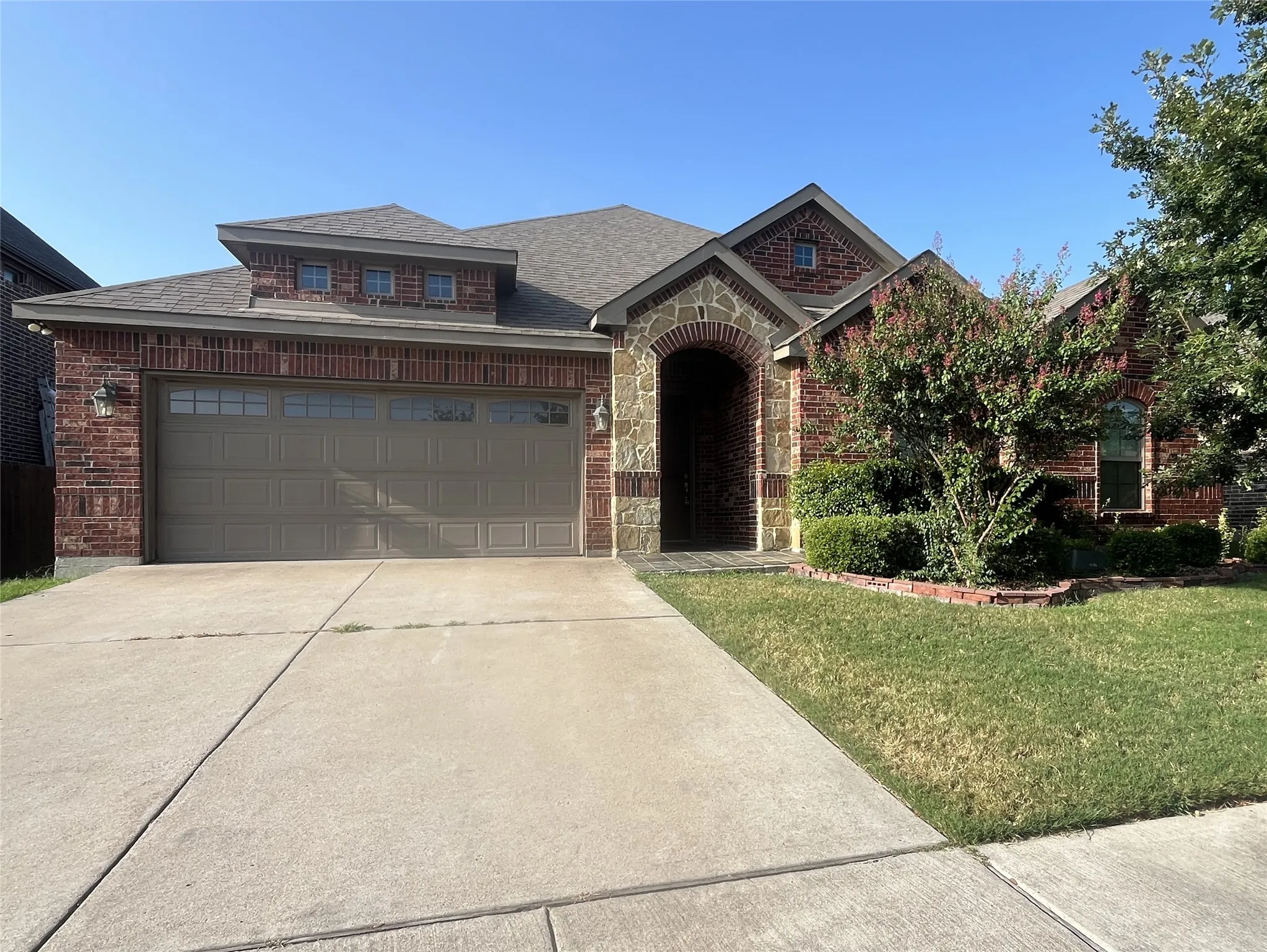 Single Family Residence For Sale in Ellis County , 348 Bessie Coleman Boulevard, Waxahachie, Texas 75165, 3 Bedroom, 2 Bathroom, 2 Garage spaces, 2,184 Sqft, built in 2017, mls#21341510, Real Estate Agent in Waxahachie, Homes For Sale in Ellis county, Homes For Sale in Waxahachie, Realtor in Waxahachie Texas, Real Estate Brokerage Independent Realty Texas, Luminita Cordes Realtor