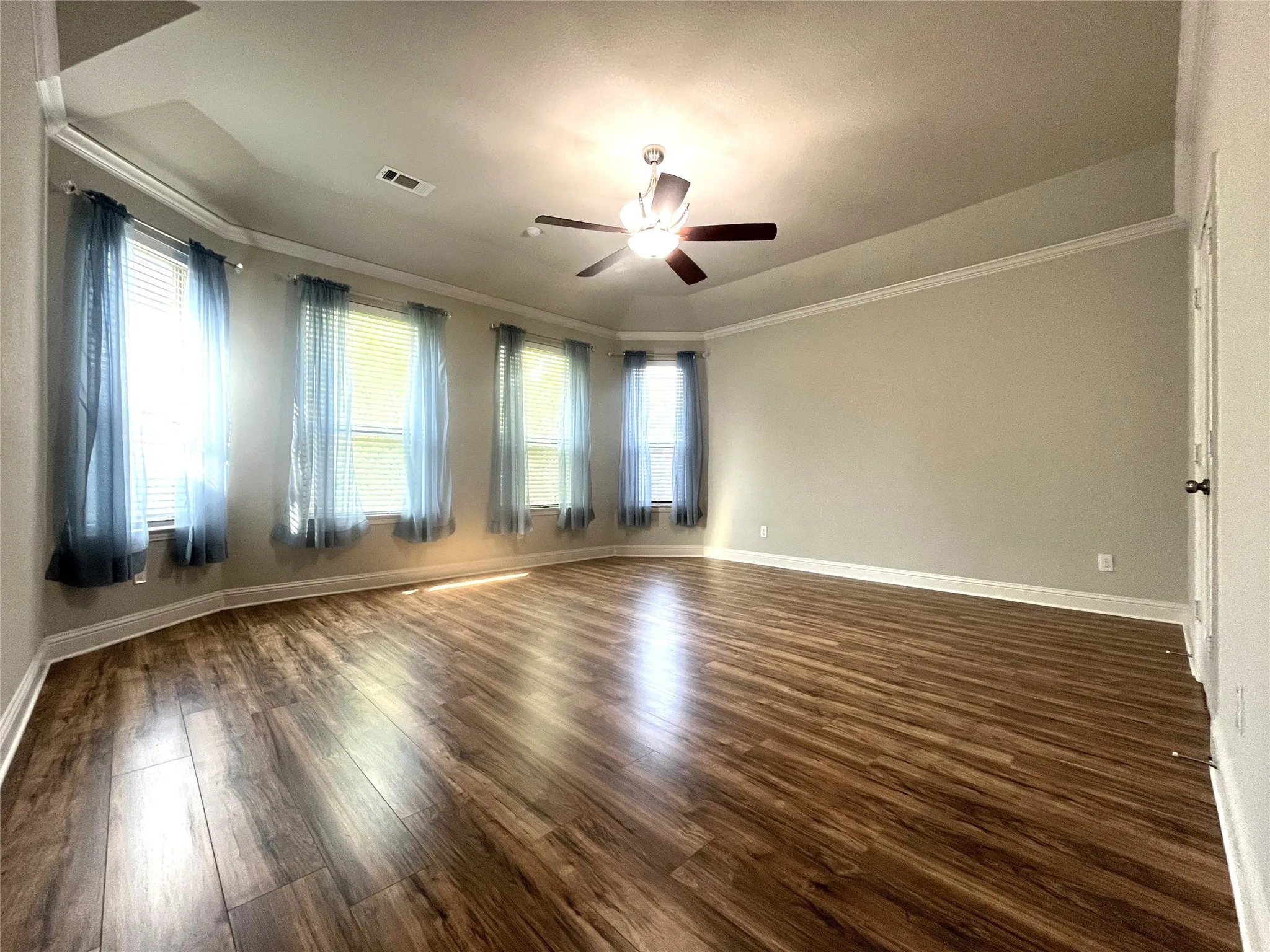 Single Family Residence For Sale in Ellis County , 348 Bessie Coleman Boulevard, Waxahachie, Texas 75165, 3 Bedroom, 2 Bathroom, 2 Garage spaces, 2,184 Sqft, built in 2017, mls#21341510, Real Estate Agent in Waxahachie, Homes For Sale in Ellis county, Homes For Sale in Waxahachie, Realtor in Waxahachie Texas, Real Estate Brokerage Independent Realty Texas, Luminita Cordes Realtor