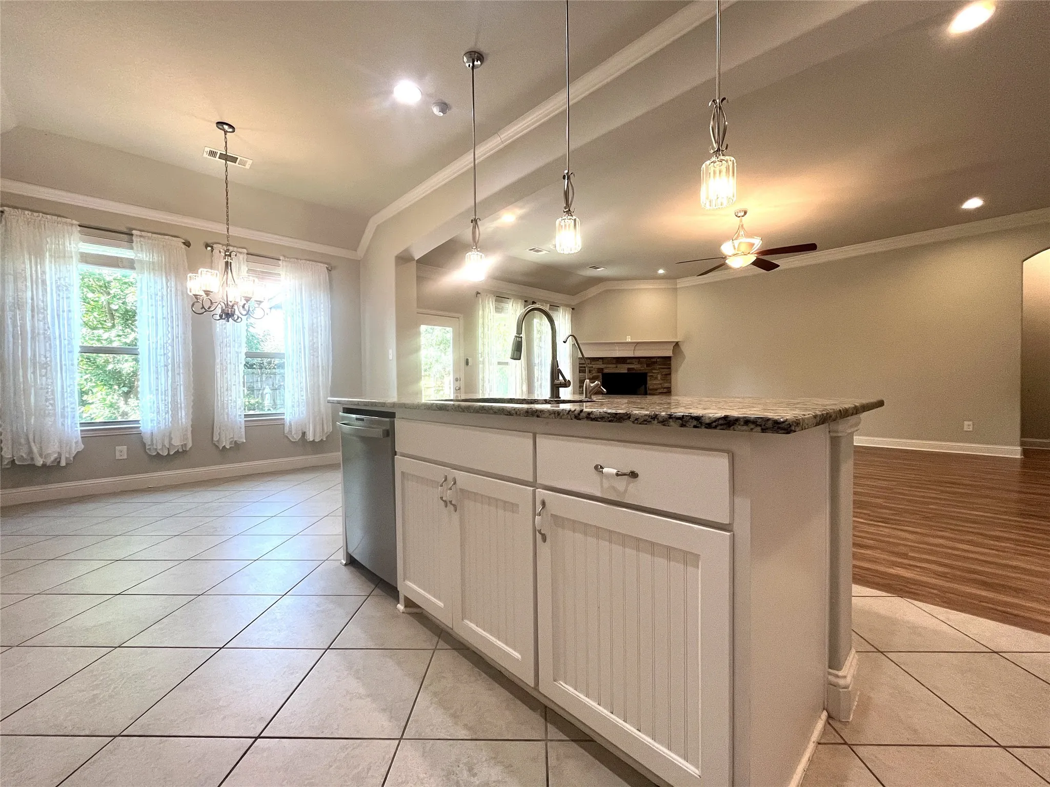 Single Family Residence For Sale in Ellis County , 348 Bessie Coleman Boulevard, Waxahachie, Texas 75165, 3 Bedroom, 2 Bathroom, 2 Garage spaces, 2,184 Sqft, built in 2017, mls#21341510, Real Estate Agent in Waxahachie, Homes For Sale in Ellis county, Homes For Sale in Waxahachie, Realtor in Waxahachie Texas, Real Estate Brokerage Independent Realty Texas, Luminita Cordes Realtor