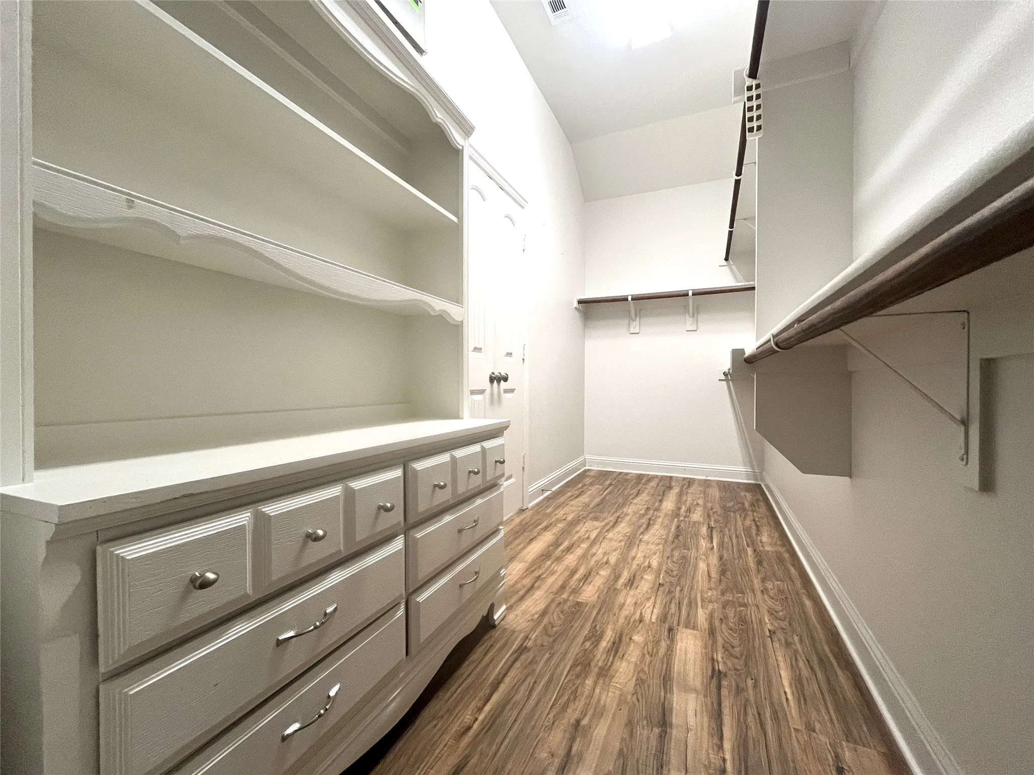 Single Family Residence For Sale in Ellis County , 348 Bessie Coleman Boulevard, Waxahachie, Texas 75165, 3 Bedroom, 2 Bathroom, 2 Garage spaces, 2,184 Sqft, built in 2017, mls#21341510, Real Estate Agent in Waxahachie, Homes For Sale in Ellis county, Homes For Sale in Waxahachie, Realtor in Waxahachie Texas, Real Estate Brokerage Independent Realty Texas, Luminita Cordes Realtor