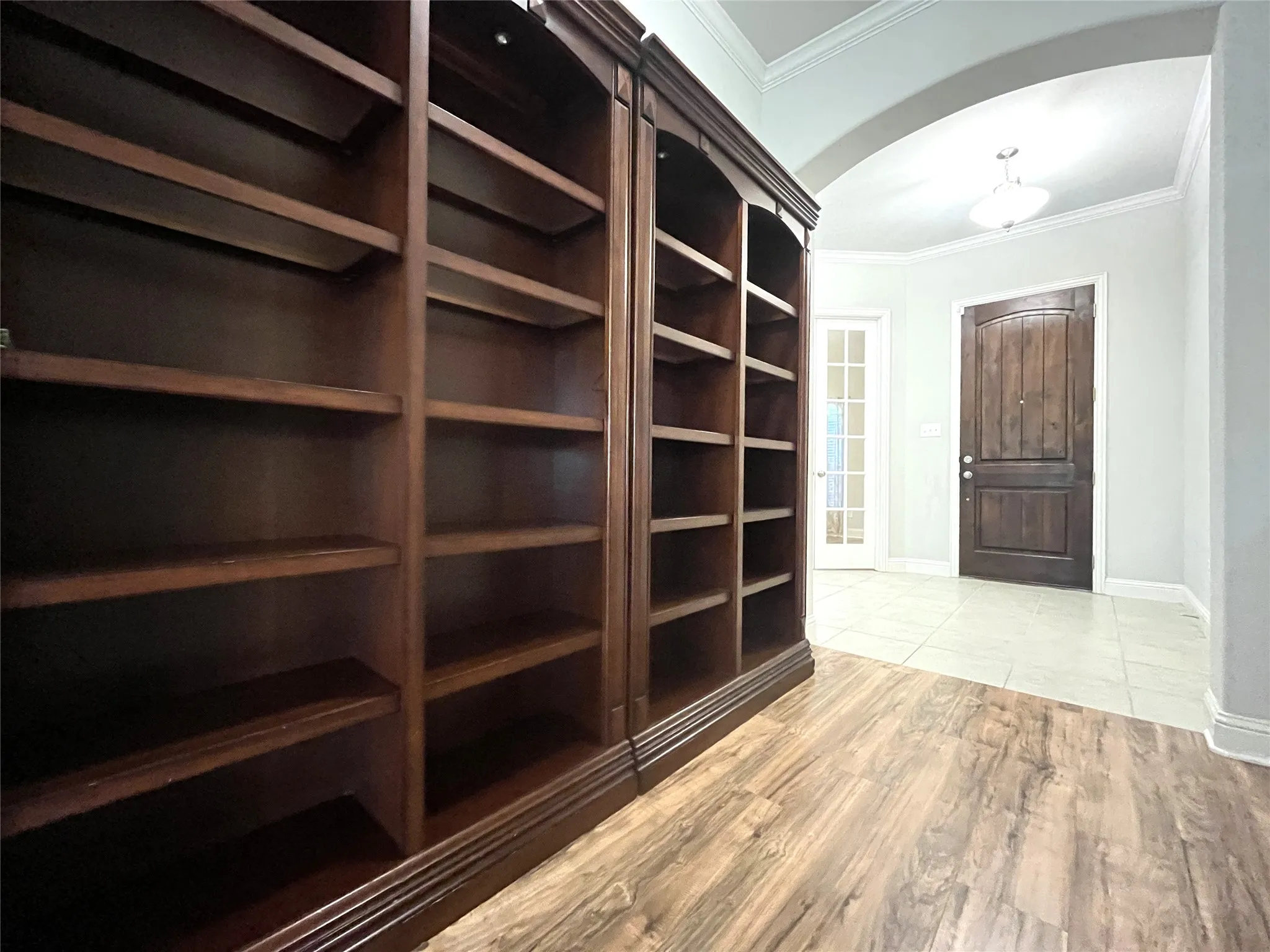 Single Family Residence For Sale in Ellis County , 348 Bessie Coleman Boulevard, Waxahachie, Texas 75165, 3 Bedroom, 2 Bathroom, 2 Garage spaces, 2,184 Sqft, built in 2017, mls#21341510, Real Estate Agent in Waxahachie, Homes For Sale in Ellis county, Homes For Sale in Waxahachie, Realtor in Waxahachie Texas, Real Estate Brokerage Independent Realty Texas, Luminita Cordes Realtor