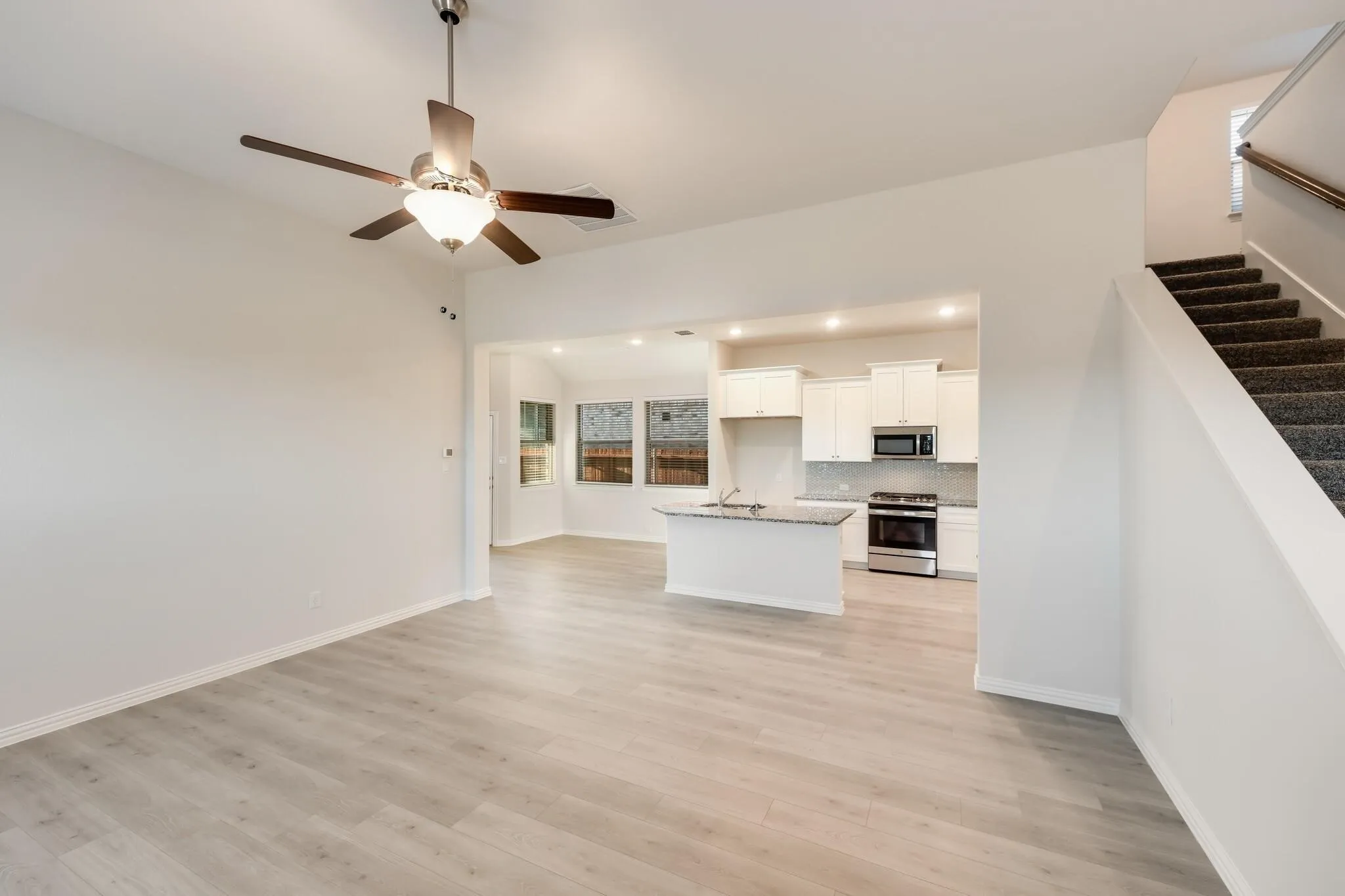 Single Family Residence For Rent in Grayson County , 1107 Mesa Street, Sherman, Texas 75090, 3 Bedroom, 3 Bathroom, 2 Garage spaces, 2,032 Sqft, built in 2023, mls#21341551, Real Estate Agent in Sherman, Homes For Rent in Grayson county, Homes For Rent in Sherman, Realtor in Sherman Texas, Real Estate Brokerage Independent Realty Texas, Luminita Cordes Realtor