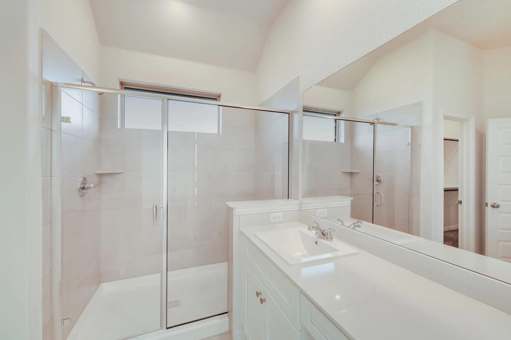 Single Family Residence For Rent in Grayson County , 1107 Mesa Street, Sherman, Texas 75090, 3 Bedroom, 3 Bathroom, 2 Garage spaces, 2,032 Sqft, built in 2023, mls#21341551, Real Estate Agent in Sherman, Homes For Rent in Grayson county, Homes For Rent in Sherman, Realtor in Sherman Texas, Real Estate Brokerage Independent Realty Texas, Luminita Cordes Realtor
