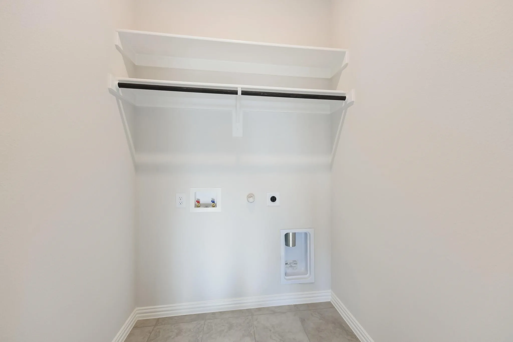 Single Family Residence For Rent in Grayson County , 1107 Mesa Street, Sherman, Texas 75090, 3 Bedroom, 3 Bathroom, 2 Garage spaces, 2,032 Sqft, built in 2023, mls#21341551, Real Estate Agent in Sherman, Homes For Rent in Grayson county, Homes For Rent in Sherman, Realtor in Sherman Texas, Real Estate Brokerage Independent Realty Texas, Luminita Cordes Realtor