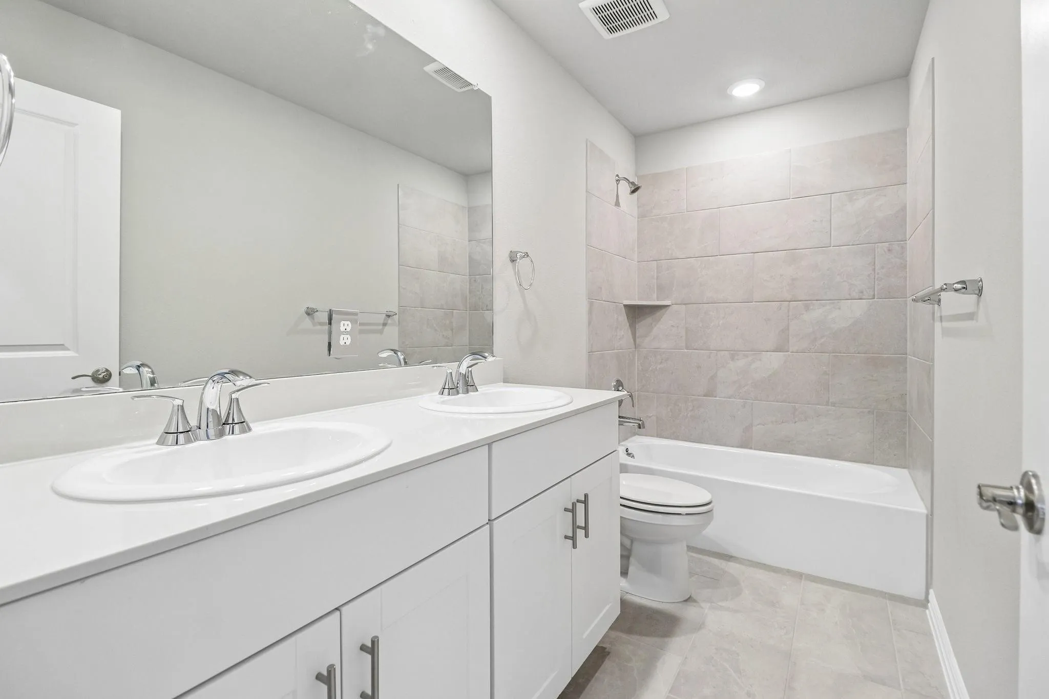 Single Family Residence For Rent in Collin County , 6206 Castamere Drive, Mc Kinney, Texas 75071, 6 Bedrooms, 3 Bathrooms, 2 Garage spaces, 2,791 Sqft, built in 2026, Price $3,999, mls#21341568, Real Estate Agent in Mc Kinney, Homes For Rent in Collin county, Homes For Rent in Mc Kinney, Realtor in Mc Kinney Texas, Real Estate Brokerage Independent Realty Texas, Luminita Cordes Realtor