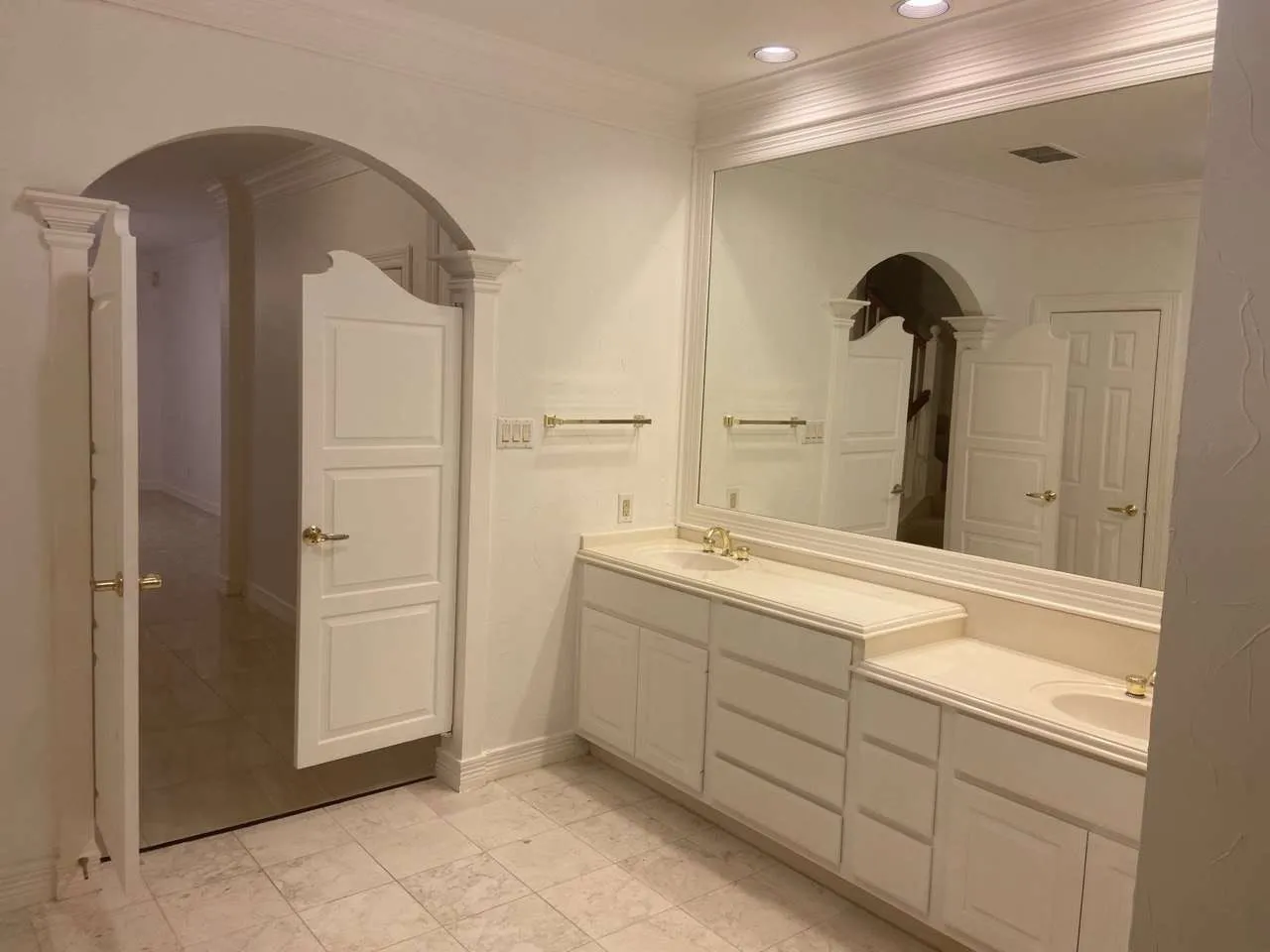 Single Family Residence For Sale in Dallas County , 714 E Peninsula Drive, Coppell, Texas 75019, 6 Bedroom, 5 Bathroom, 3 Garage spaces, 5,711 Sqft, built in 1996, Price $1,299,900, mls#21341569, Real Estate Agent in Coppell, Homes For Sale in Dallas county, Homes For Sale in Coppell, Realtor in Coppell Texas, Real Estate Brokerage Independent Realty Texas, Luminita Cordes Realtor