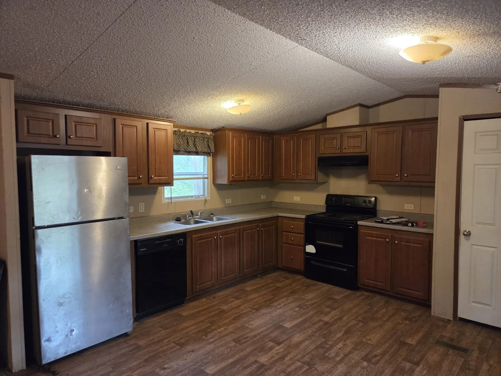 Mobile Home For Sale in Grayson County , 126 Tipps Road, Whitesboro, Texas 76273, 4 Bedroom, 2 Bathroom, Garage spaces, 1,280 Sqft, built in 2015, mls#21341578, Real Estate Agent in Whitesboro, Homes For Sale in Grayson county, Homes For Sale in Whitesboro, Realtor in Whitesboro Texas, Real Estate Brokerage Independent Realty Texas, Luminita Cordes Realtor