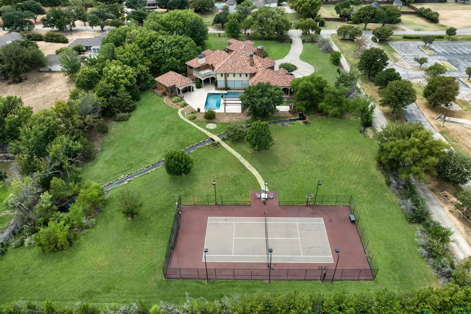 Single Family Residence For Sale in Tarrant County , 211 Pine Drive, Southlake, Texas 76092, 6 Bedroom, 8 Bathroom, 6 Garage spaces, 7,819 Sqft, built in 2007, mls#21341303, Real Estate Agent in Southlake, Homes For Sale in Tarrant county, Homes For Sale in Southlake, Realtor in Southlake Texas, Real Estate Brokerage Independent Realty Texas, Luminita Cordes Realtor