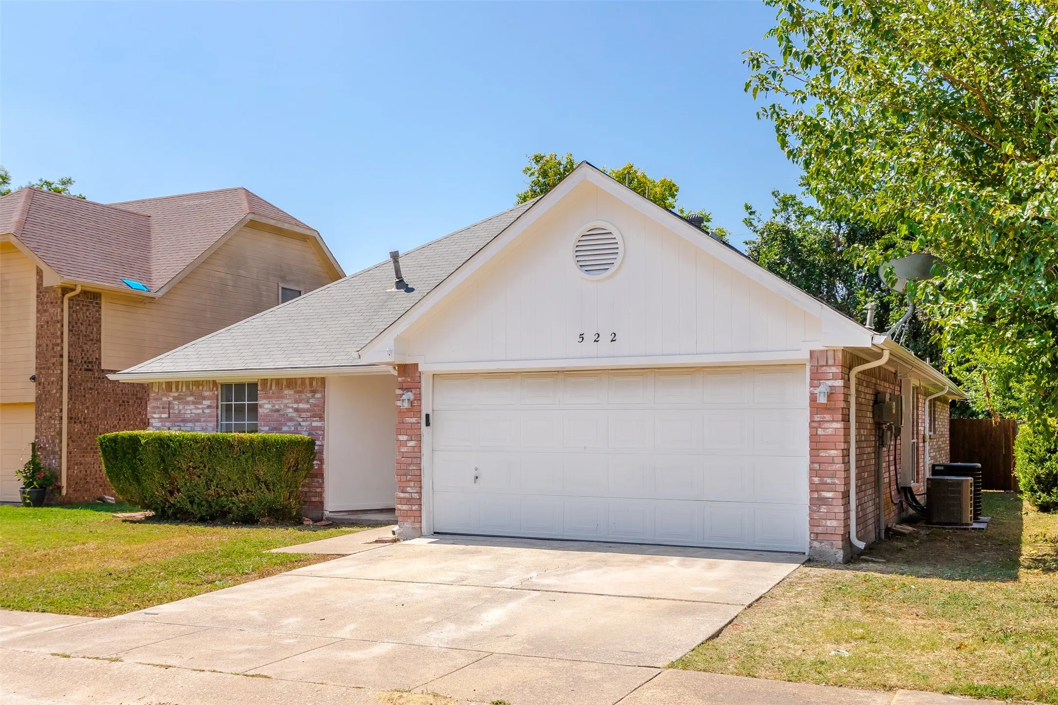 Single Family Residence For Sale in Dallas County , 522 Alameda Avenue, Duncanville, Texas 75137, 3 Bedroom, 3 Bathroom, 2 Garage spaces, 2,264 Sqft, built in 1993, mls#21341315, Real Estate Agent in Duncanville, Homes For Sale in Dallas county, Homes For Sale in Duncanville, Realtor in Duncanville Texas, Real Estate Brokerage Independent Realty Texas, Luminita Cordes Realtor