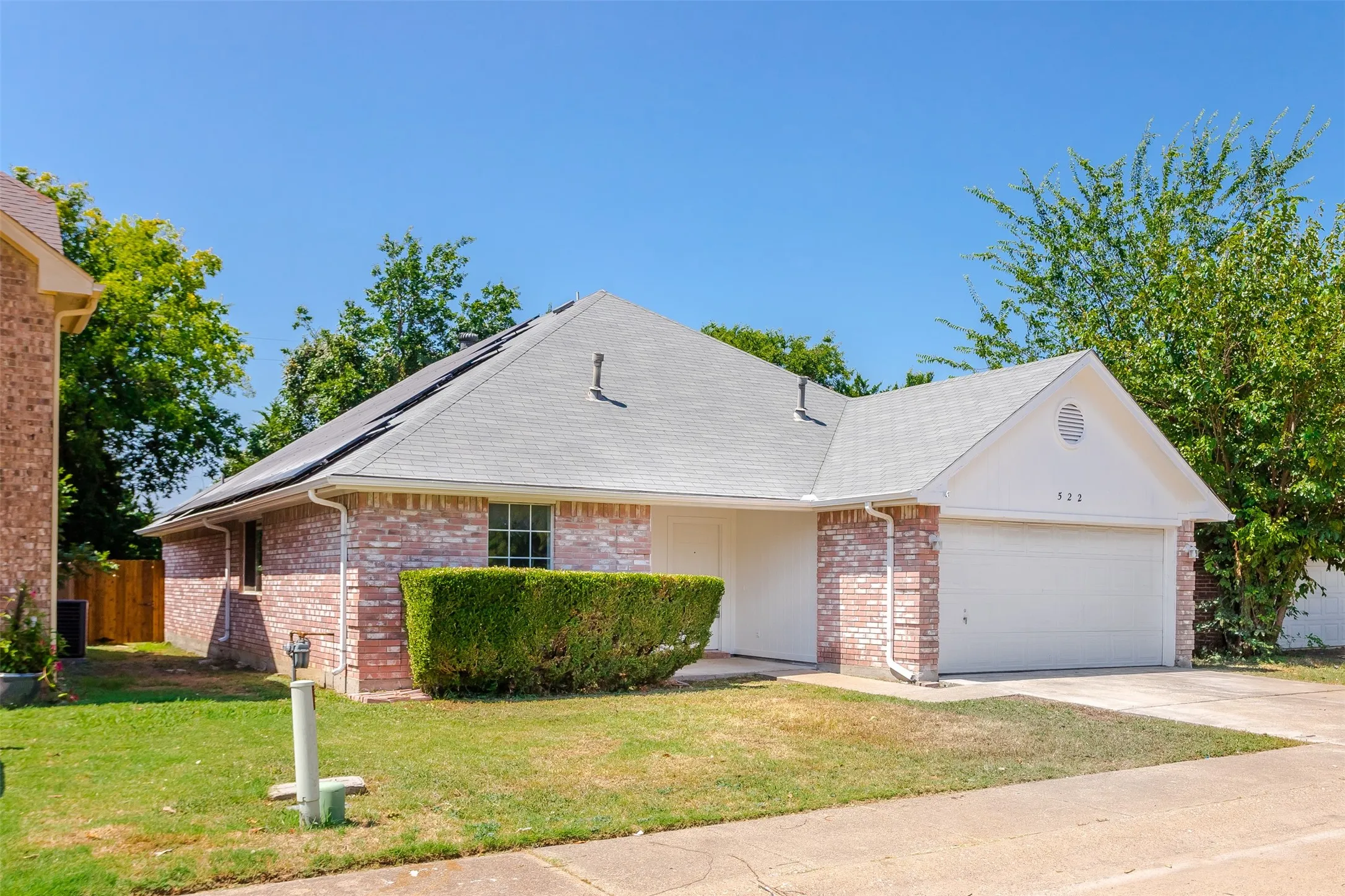 Single Family Residence For Sale in Dallas County , 522 Alameda Avenue, Duncanville, Texas 75137, 3 Bedroom, 3 Bathroom, 2 Garage spaces, 2,264 Sqft, built in 1993, mls#21341315, Real Estate Agent in Duncanville, Homes For Sale in Dallas county, Homes For Sale in Duncanville, Realtor in Duncanville Texas, Real Estate Brokerage Independent Realty Texas, Luminita Cordes Realtor