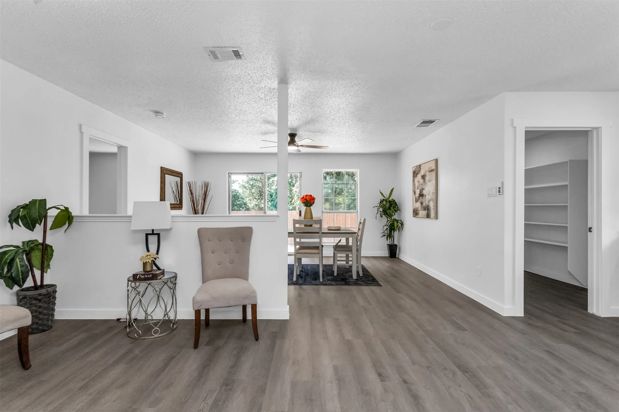 Single Family Residence For Sale in Dallas County , 522 Alameda Avenue, Duncanville, Texas 75137, 3 Bedroom, 3 Bathroom, 2 Garage spaces, 2,264 Sqft, built in 1993, mls#21341315, Real Estate Agent in Duncanville, Homes For Sale in Dallas county, Homes For Sale in Duncanville, Realtor in Duncanville Texas, Real Estate Brokerage Independent Realty Texas, Luminita Cordes Realtor