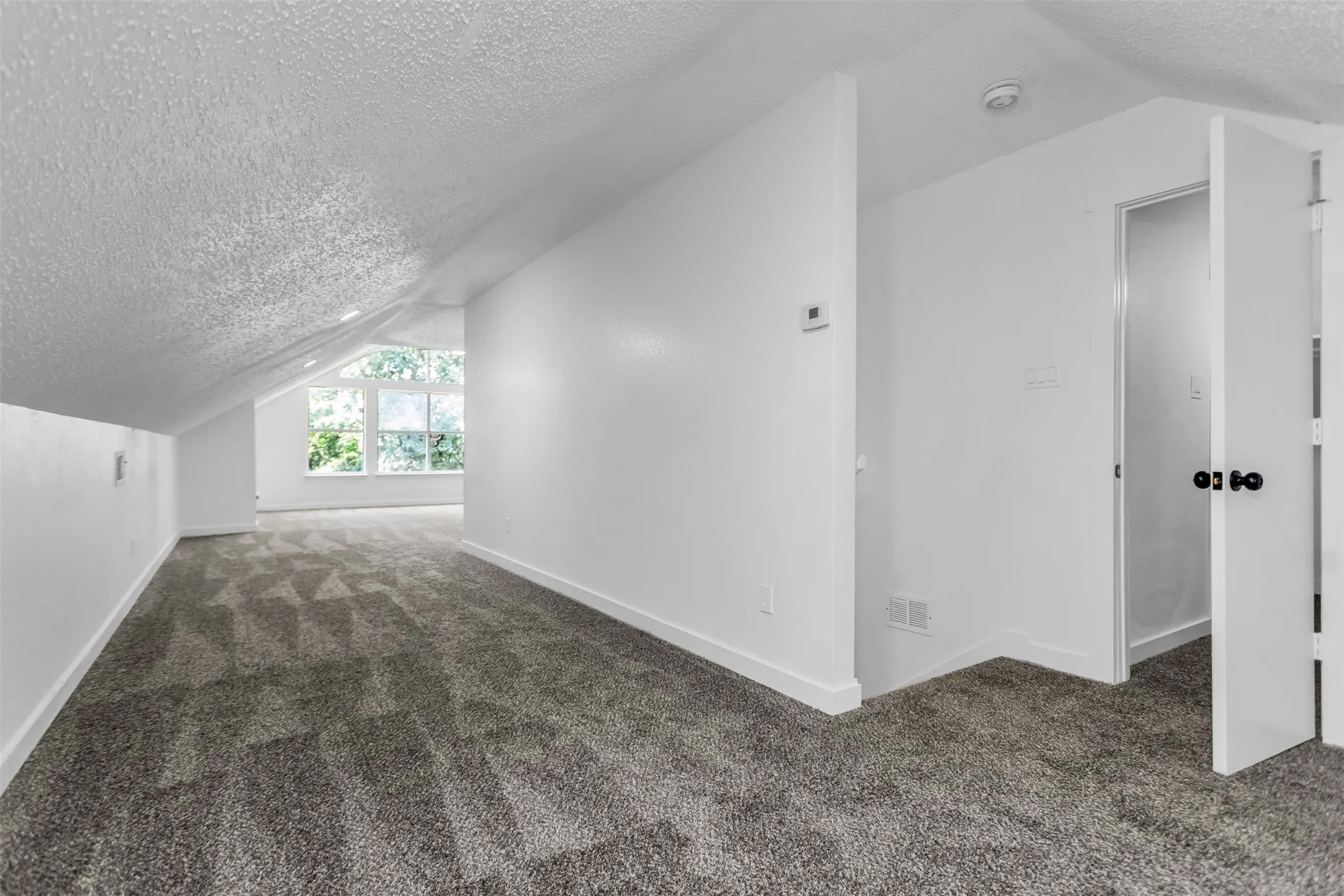 Single Family Residence For Sale in Dallas County , 522 Alameda Avenue, Duncanville, Texas 75137, 3 Bedroom, 3 Bathroom, 2 Garage spaces, 2,264 Sqft, built in 1993, mls#21341315, Real Estate Agent in Duncanville, Homes For Sale in Dallas county, Homes For Sale in Duncanville, Realtor in Duncanville Texas, Real Estate Brokerage Independent Realty Texas, Luminita Cordes Realtor