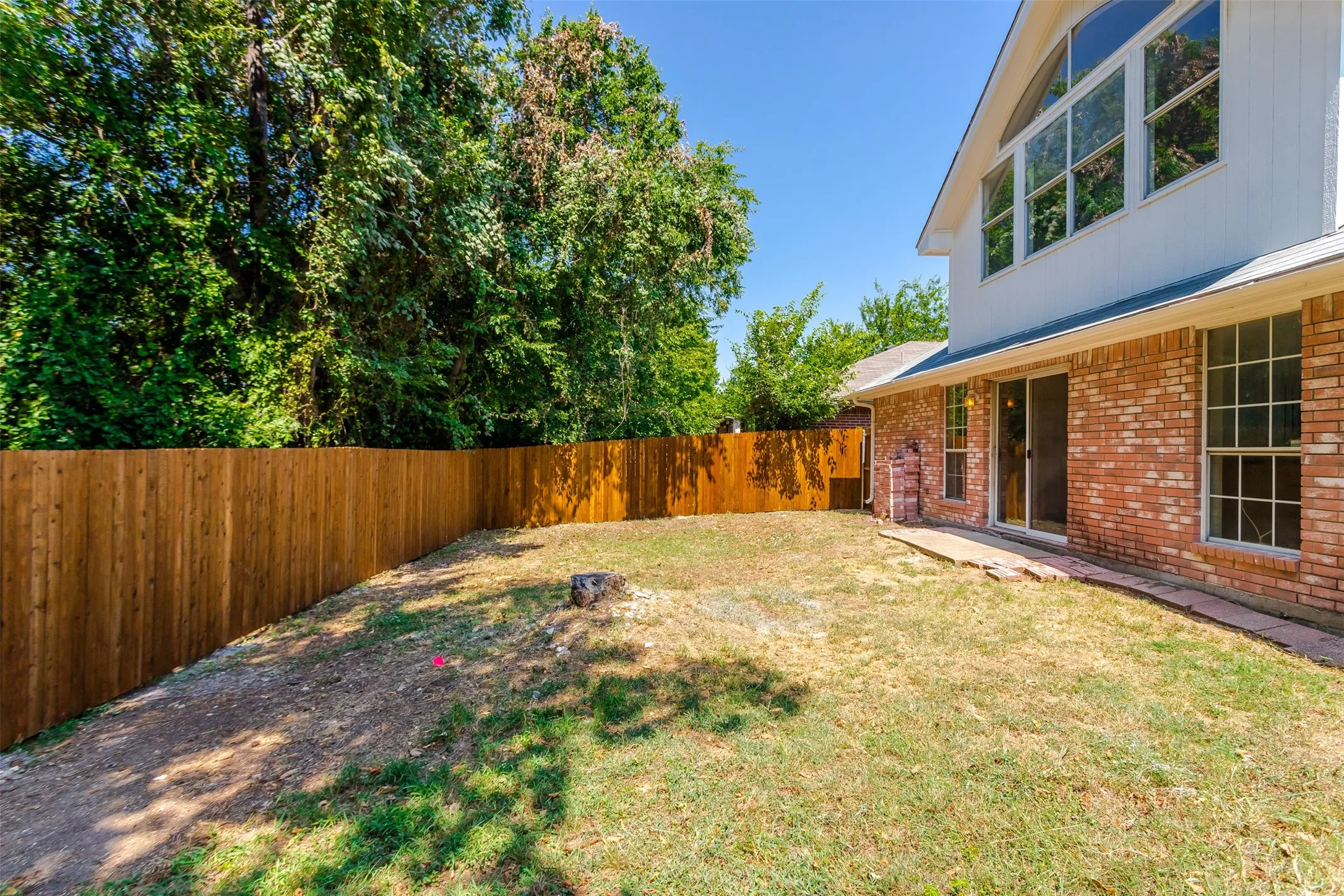Single Family Residence For Sale in Dallas County , 522 Alameda Avenue, Duncanville, Texas 75137, 3 Bedroom, 3 Bathroom, 2 Garage spaces, 2,264 Sqft, built in 1993, mls#21341315, Real Estate Agent in Duncanville, Homes For Sale in Dallas county, Homes For Sale in Duncanville, Realtor in Duncanville Texas, Real Estate Brokerage Independent Realty Texas, Luminita Cordes Realtor